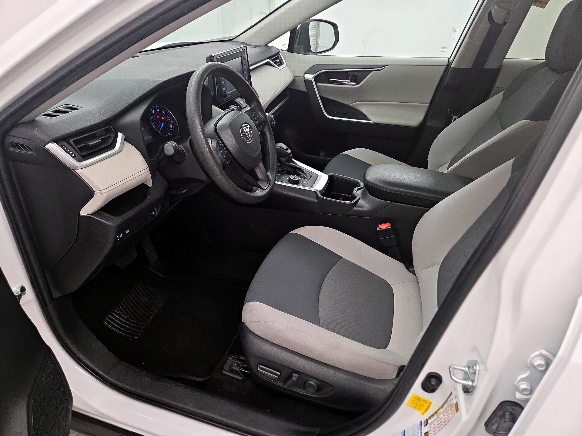 Thumbnail: 2022 Toyota RAV4 - 11