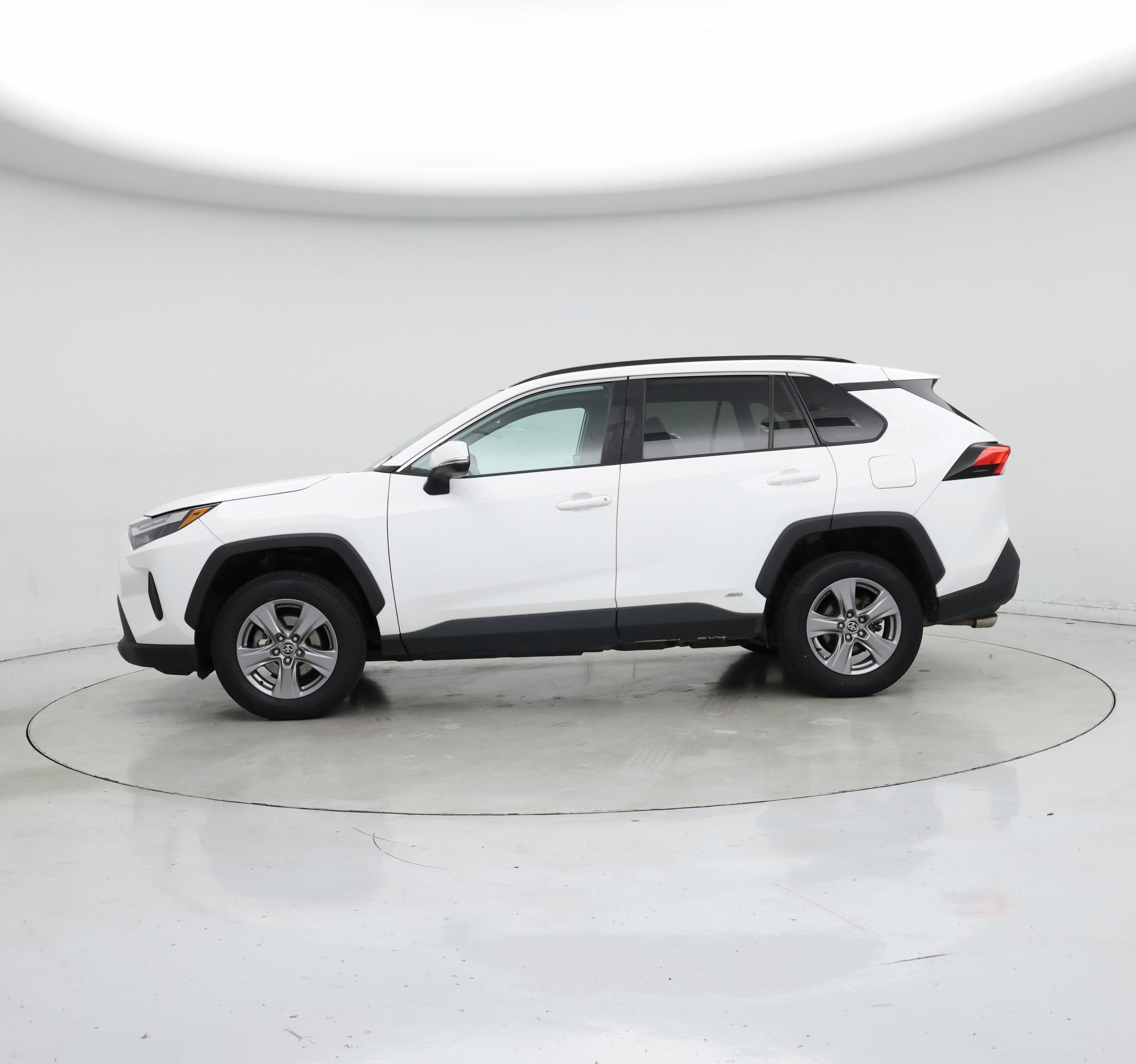 Thumbnail: 2022 Toyota RAV4 - 3