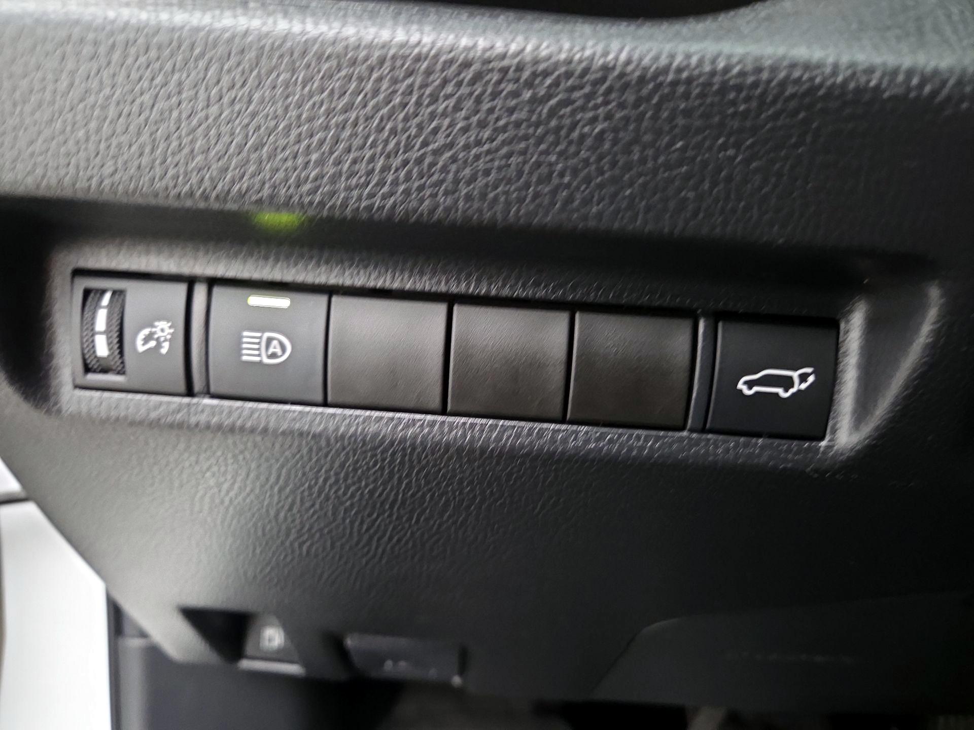 Thumbnail: 2022 Toyota RAV4 - 13