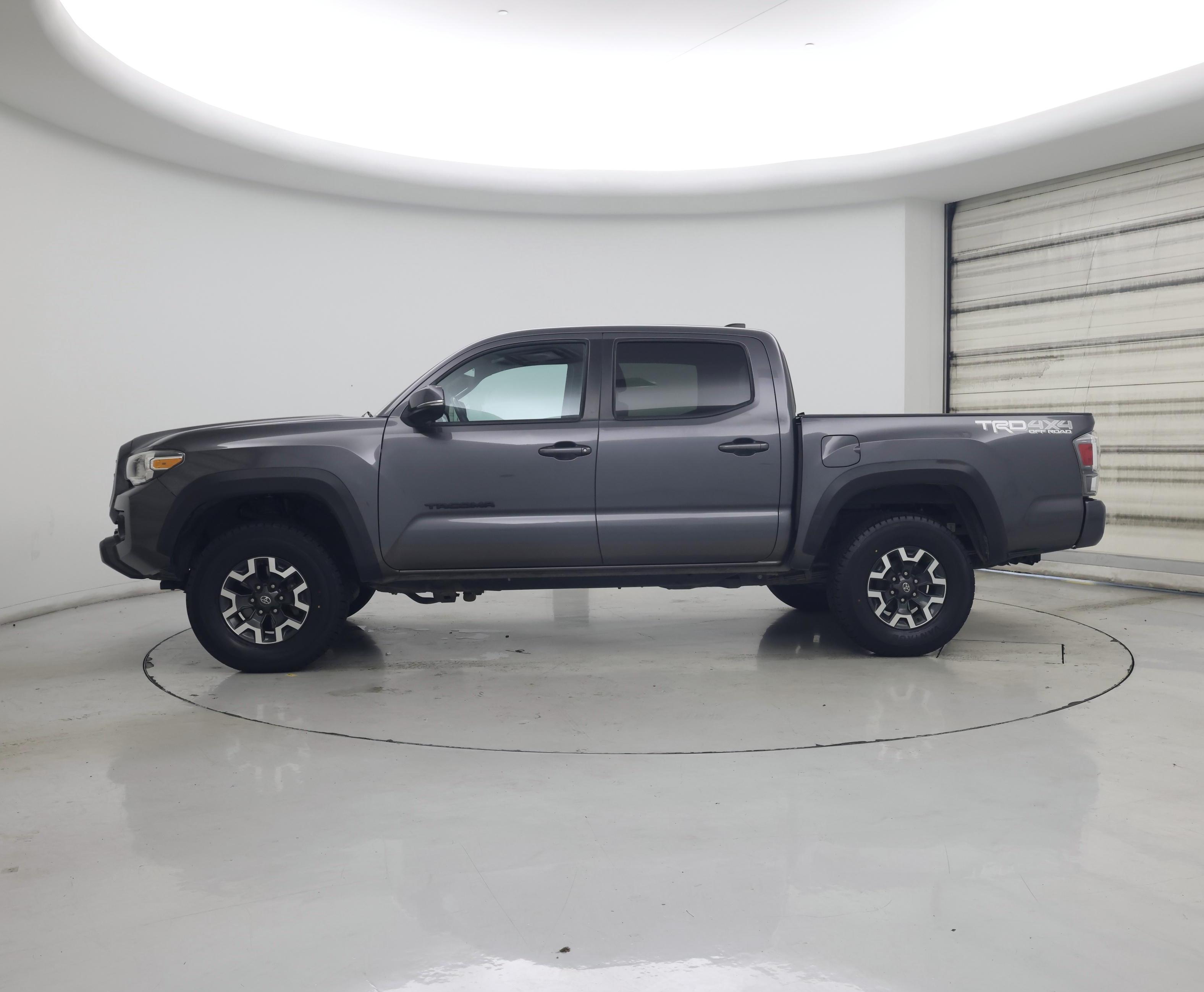 Thumbnail: 2021 Toyota Tacoma - 3