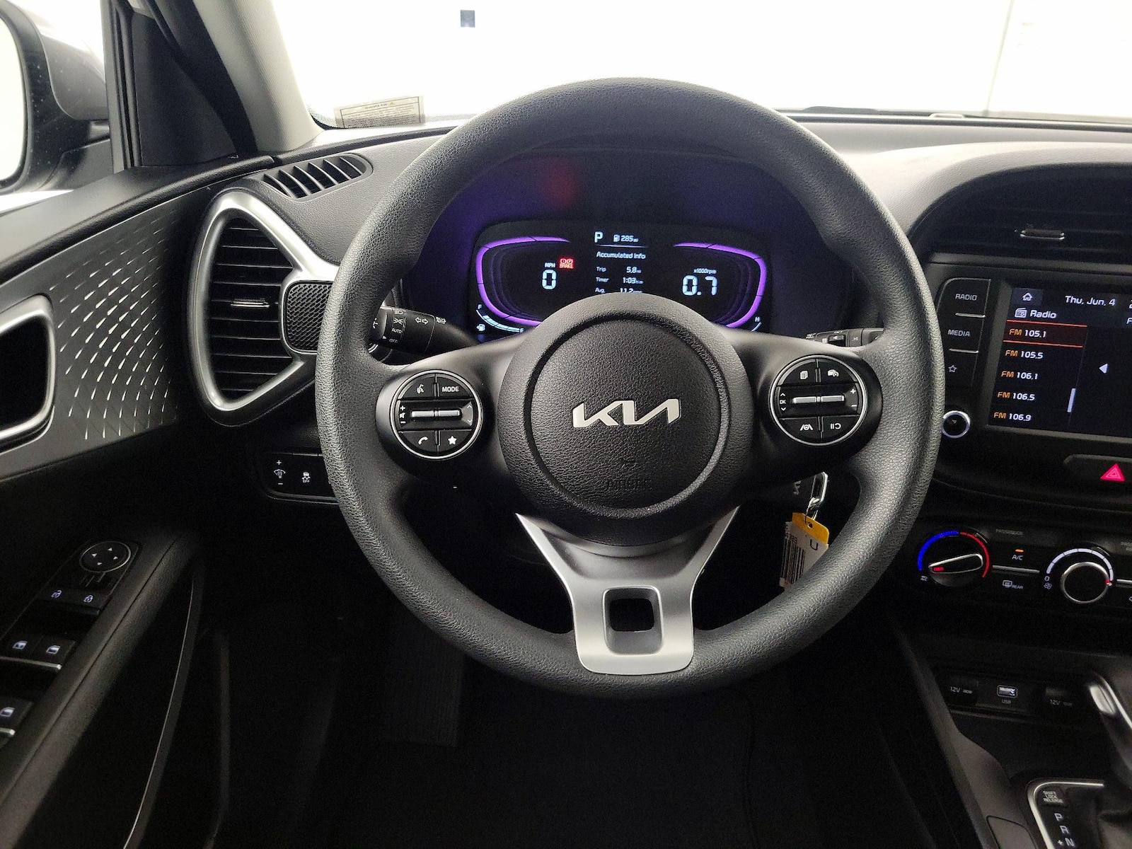2025 Kia Soul LX - Photo 11