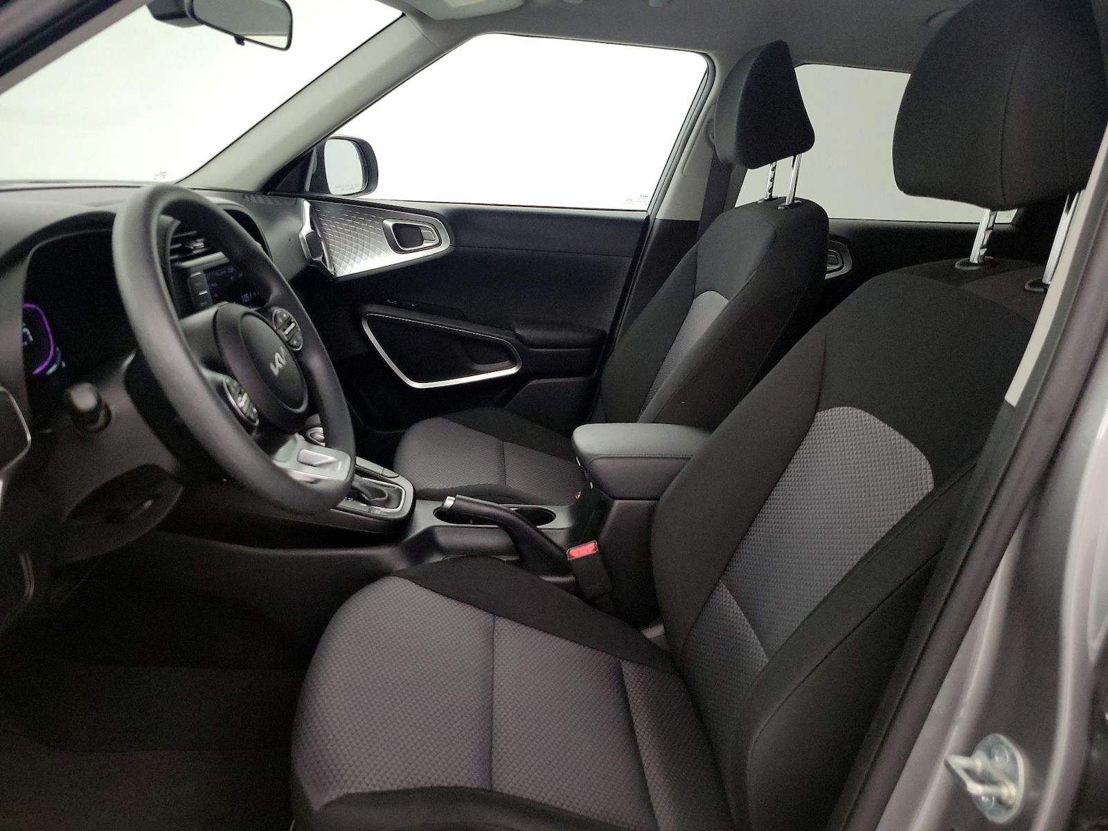 2025 Kia Soul LX - Photo 12