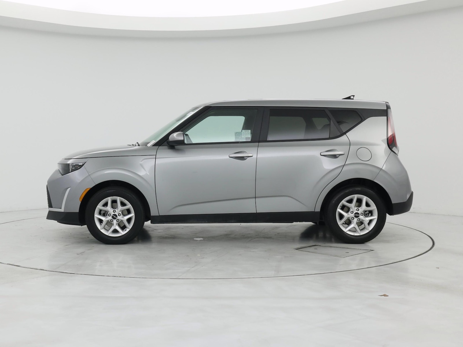 2025 Kia Soul LX - Photo 4