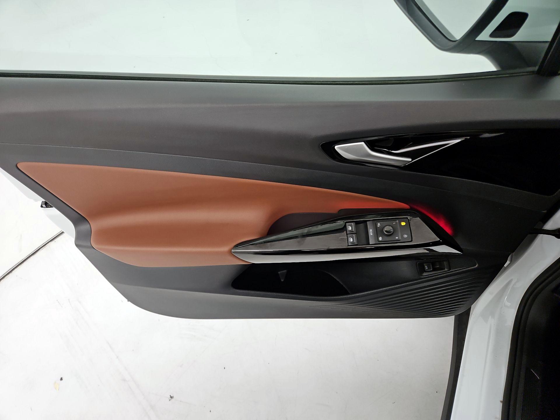 Thumbnail: 2021 Volkswagen ID.4 - 12