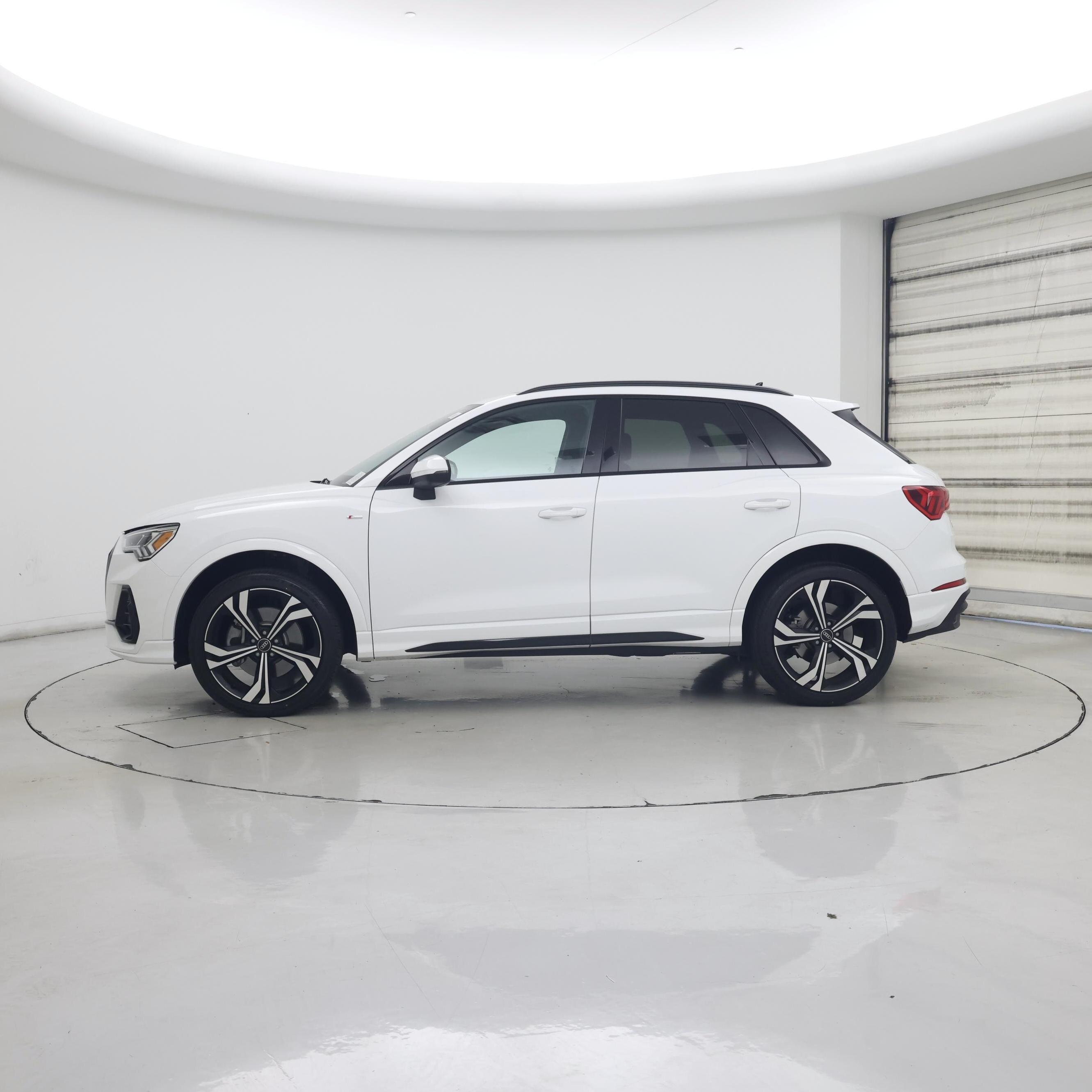Thumbnail: 2024 Audi Q3 - 3