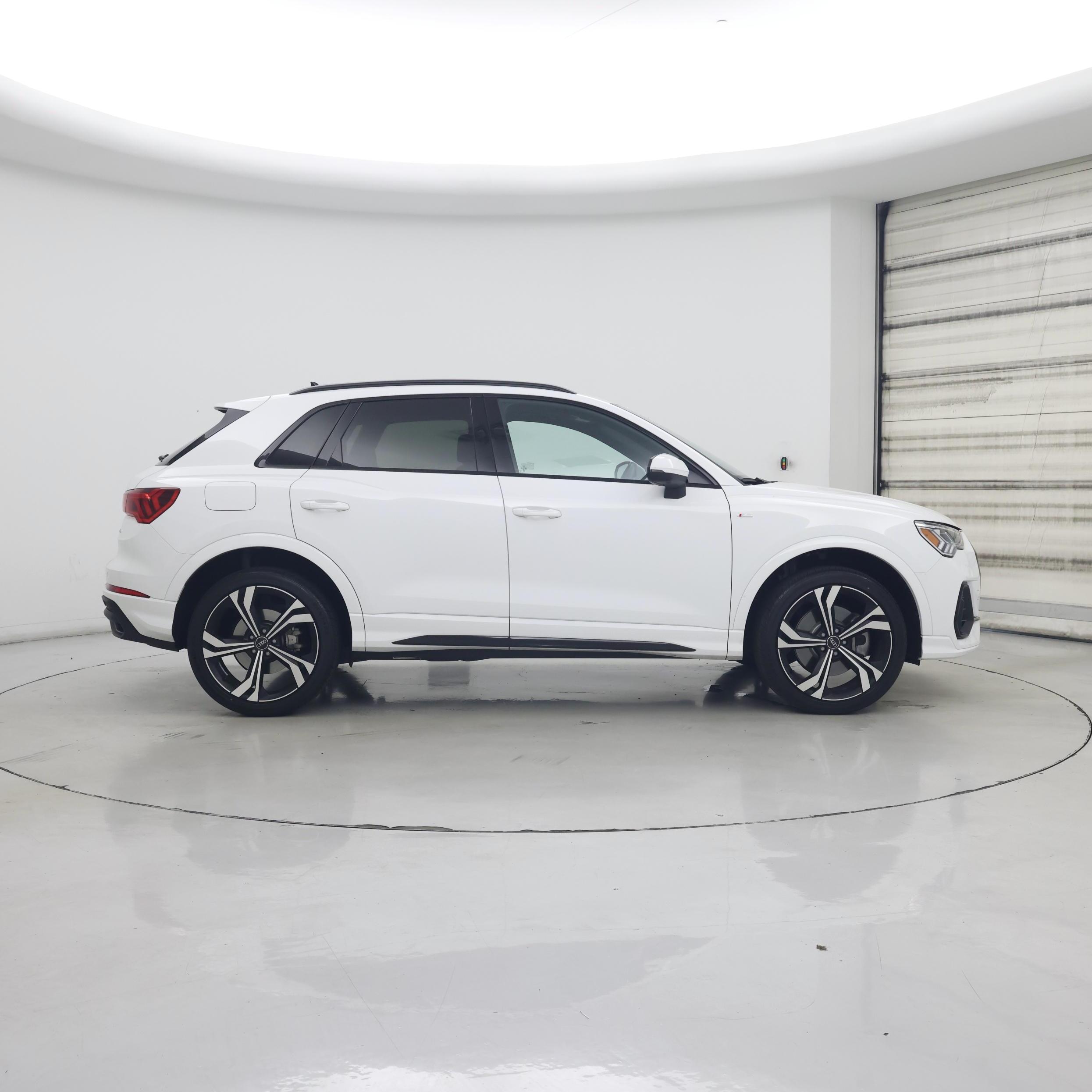 Thumbnail: 2024 Audi Q3 - 7