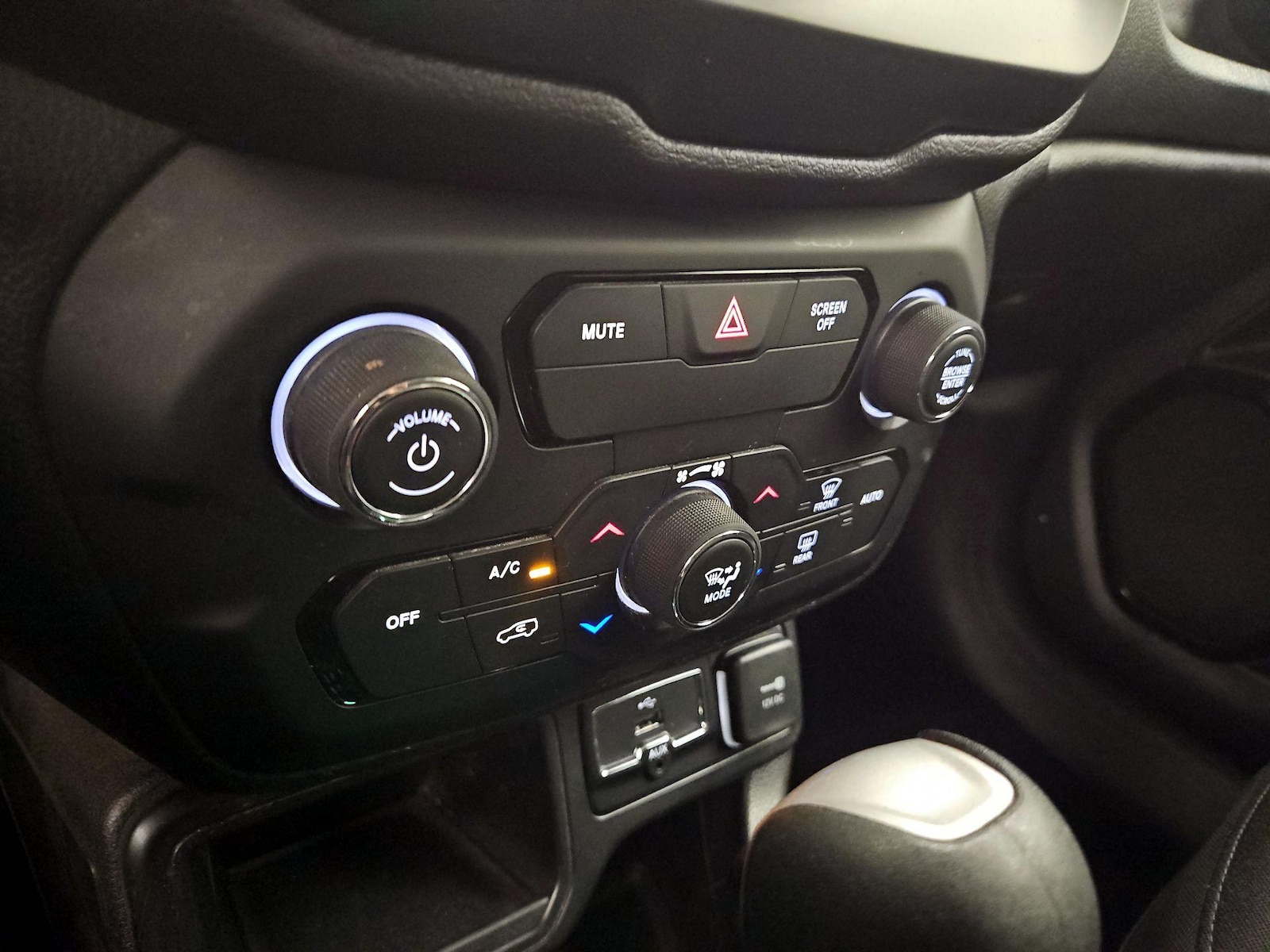 2019 Jeep Renegade Altitude Package - Photo 17