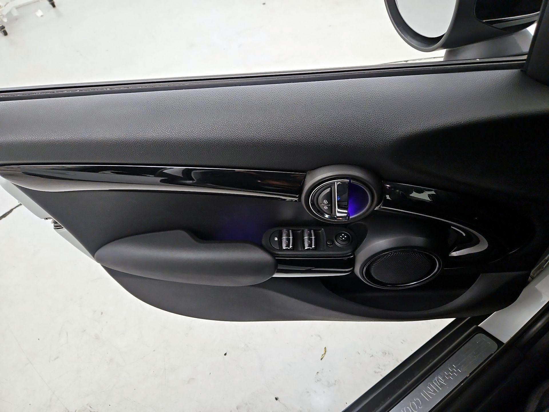Thumbnail: 2020 MINI Cooper Hardtop - 12