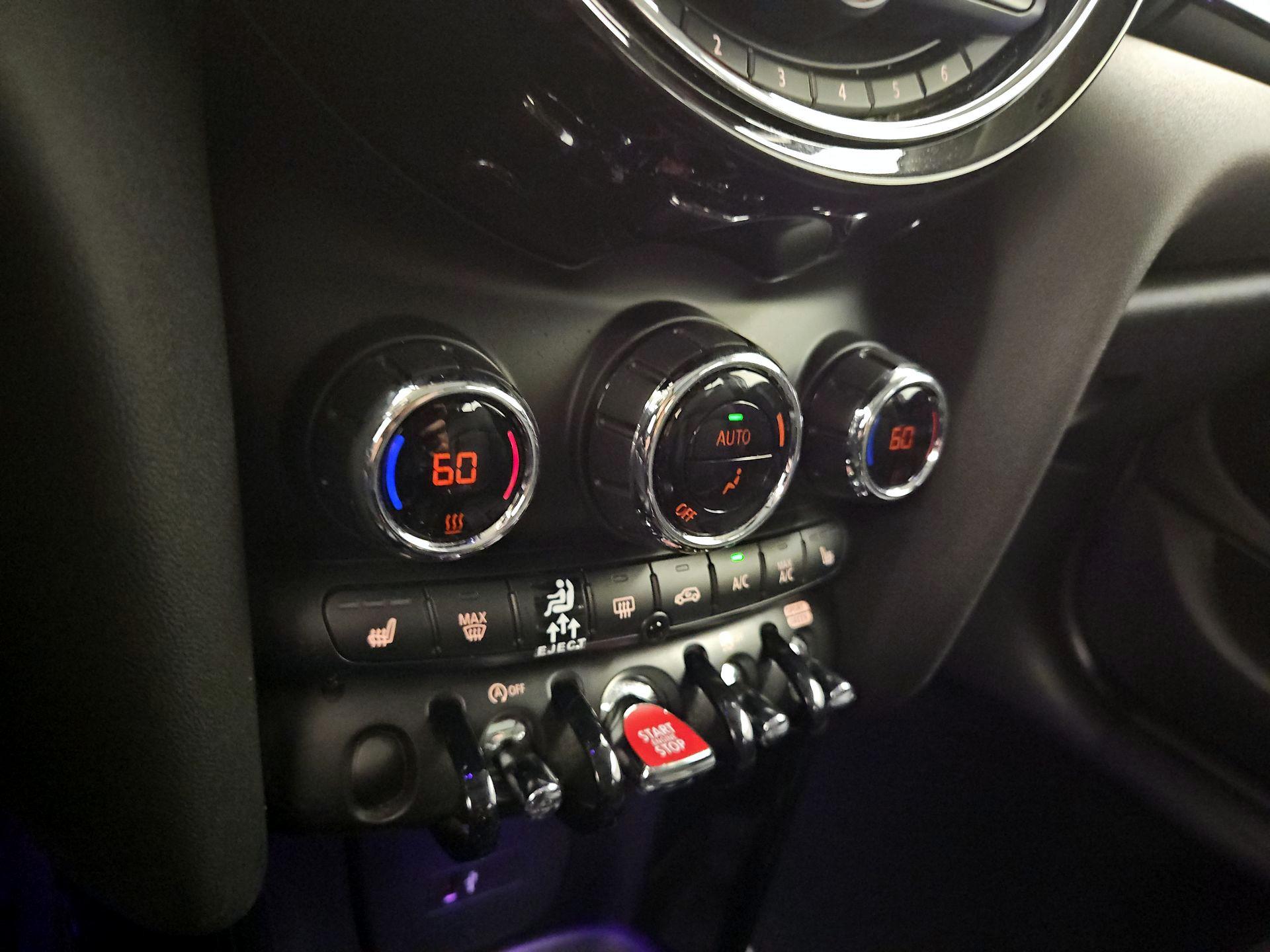 Thumbnail: 2020 MINI Cooper Hardtop - 15