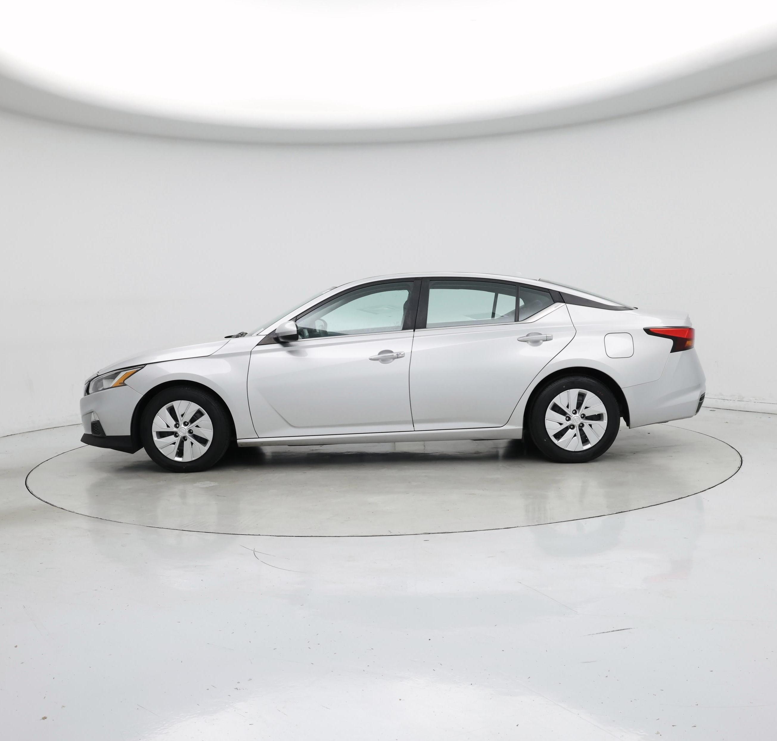 Thumbnail: 2020 Nissan Altima - 3