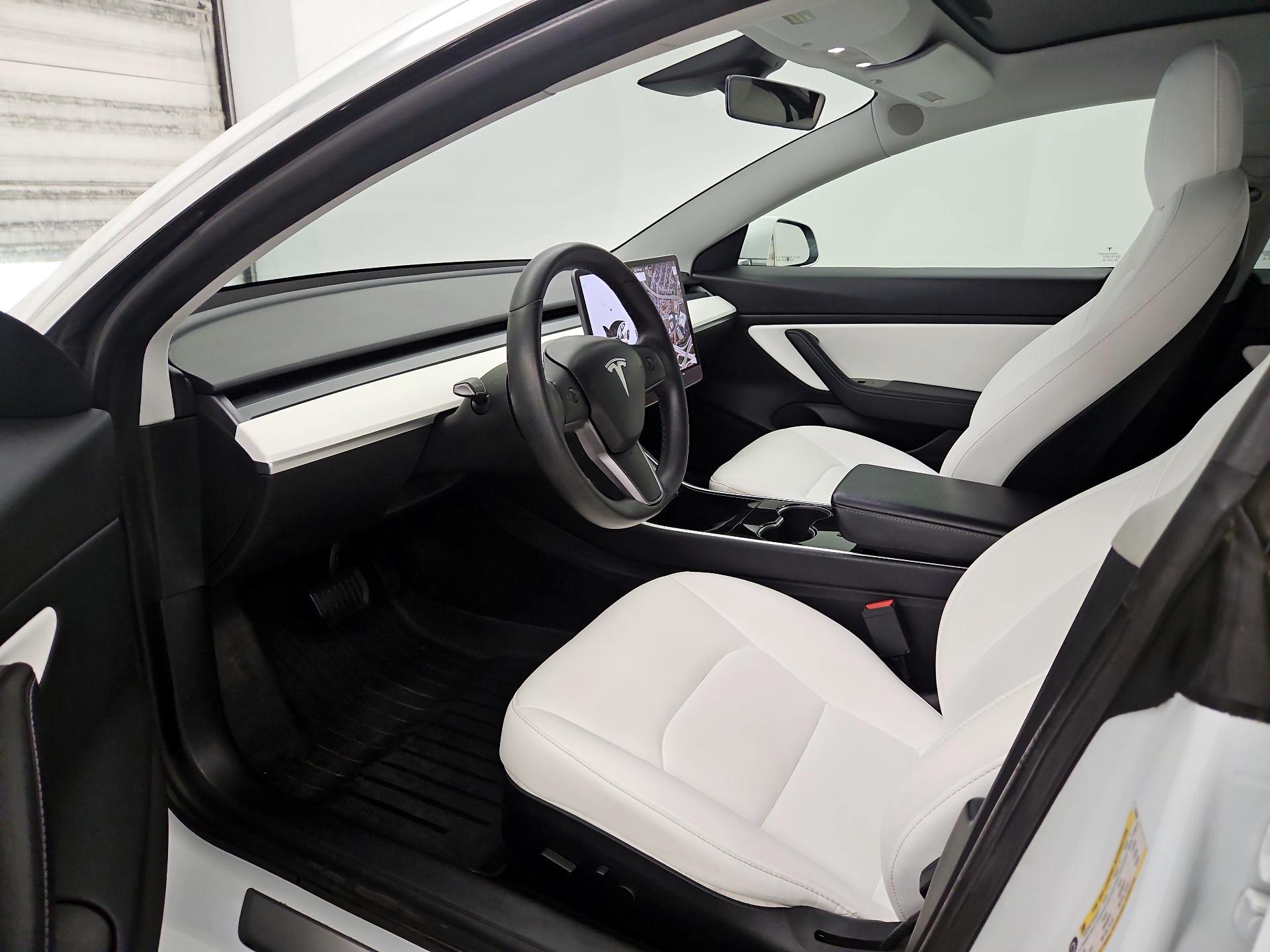 Thumbnail: 2020 Tesla Model 3 - 11
