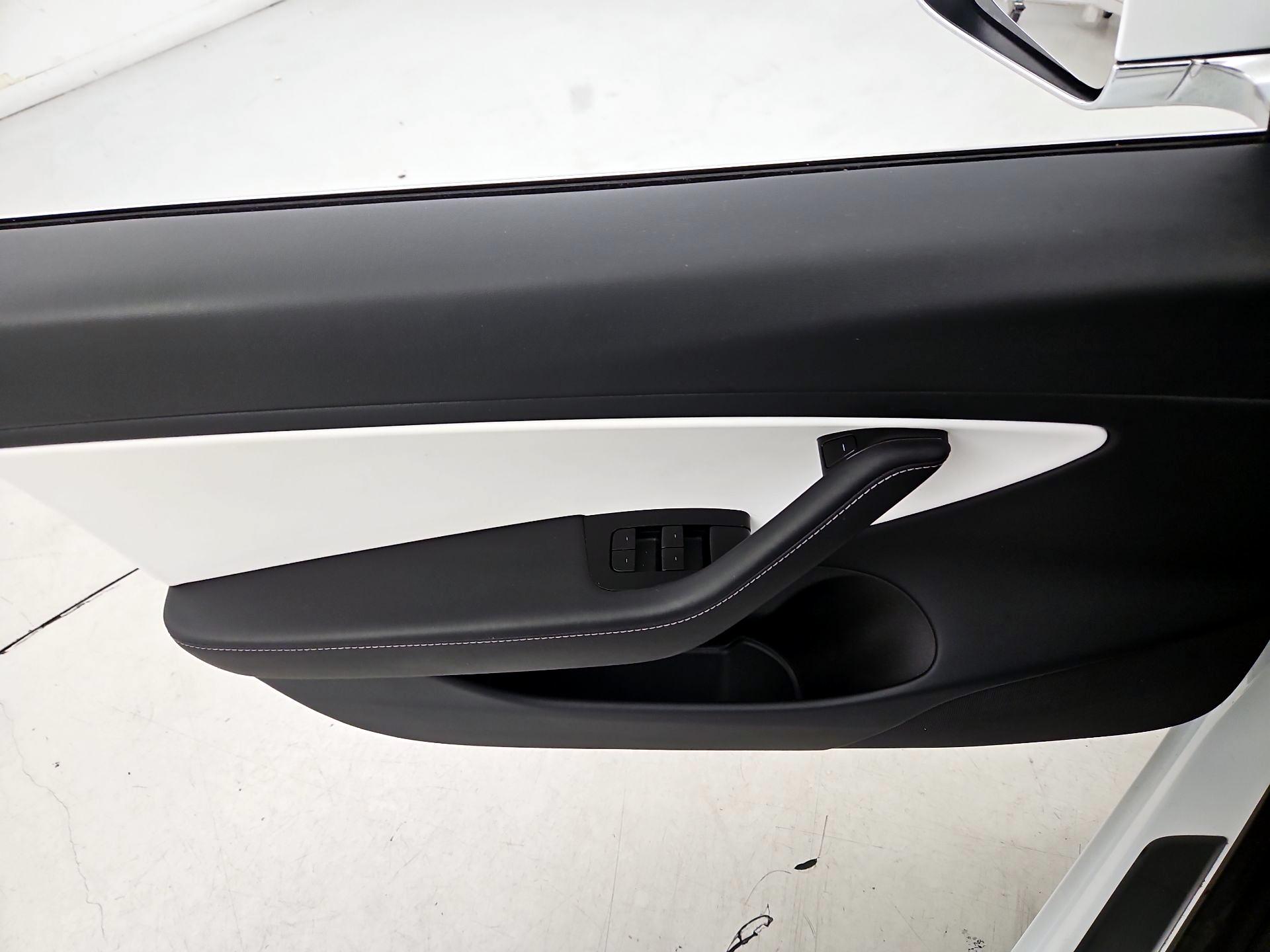 Thumbnail: 2020 Tesla Model 3 - 12