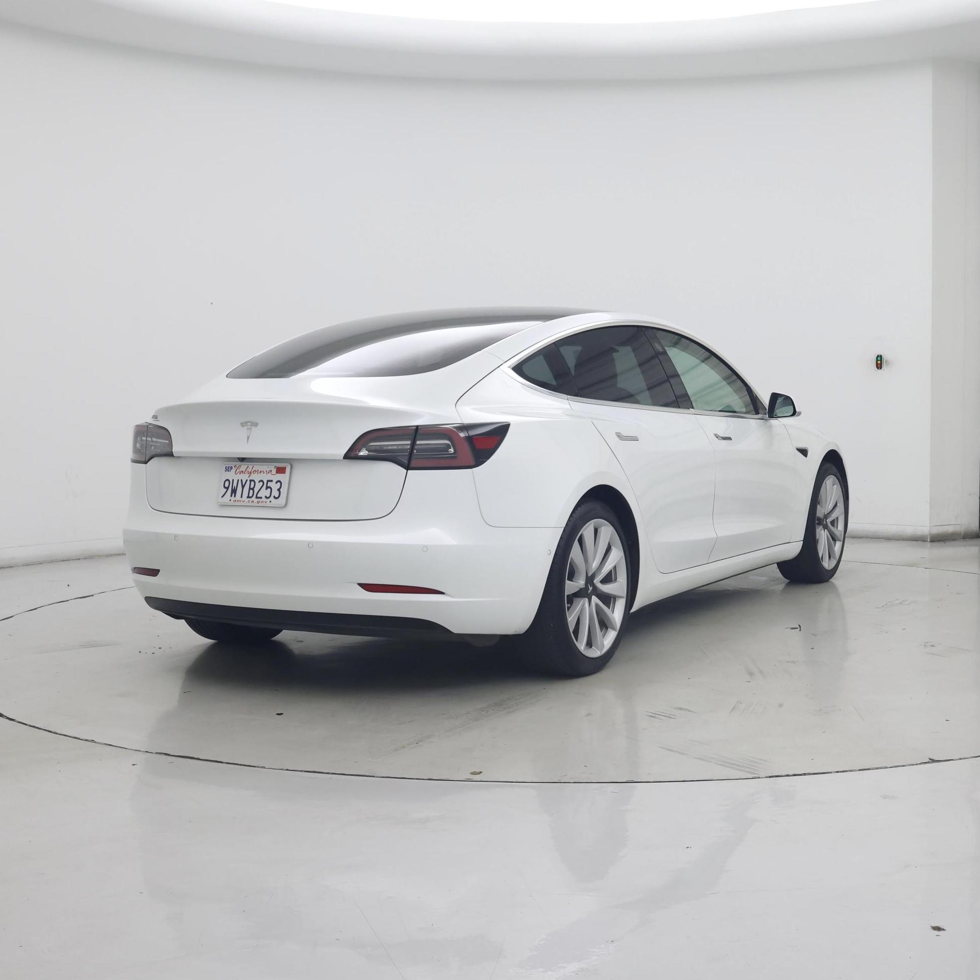 Thumbnail: 2020 Tesla Model 3 - 8