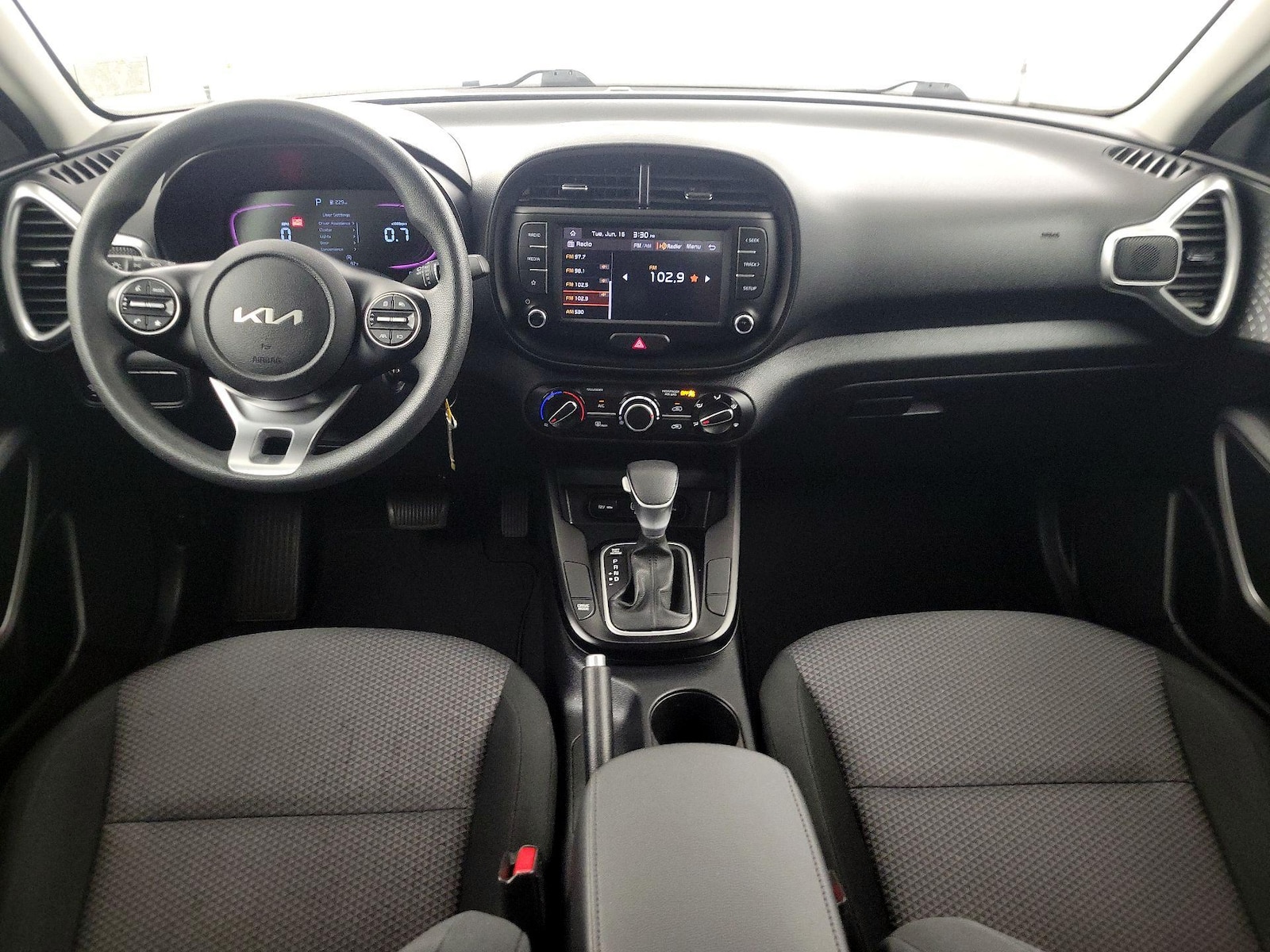 2025 Kia Soul LX - Photo 10