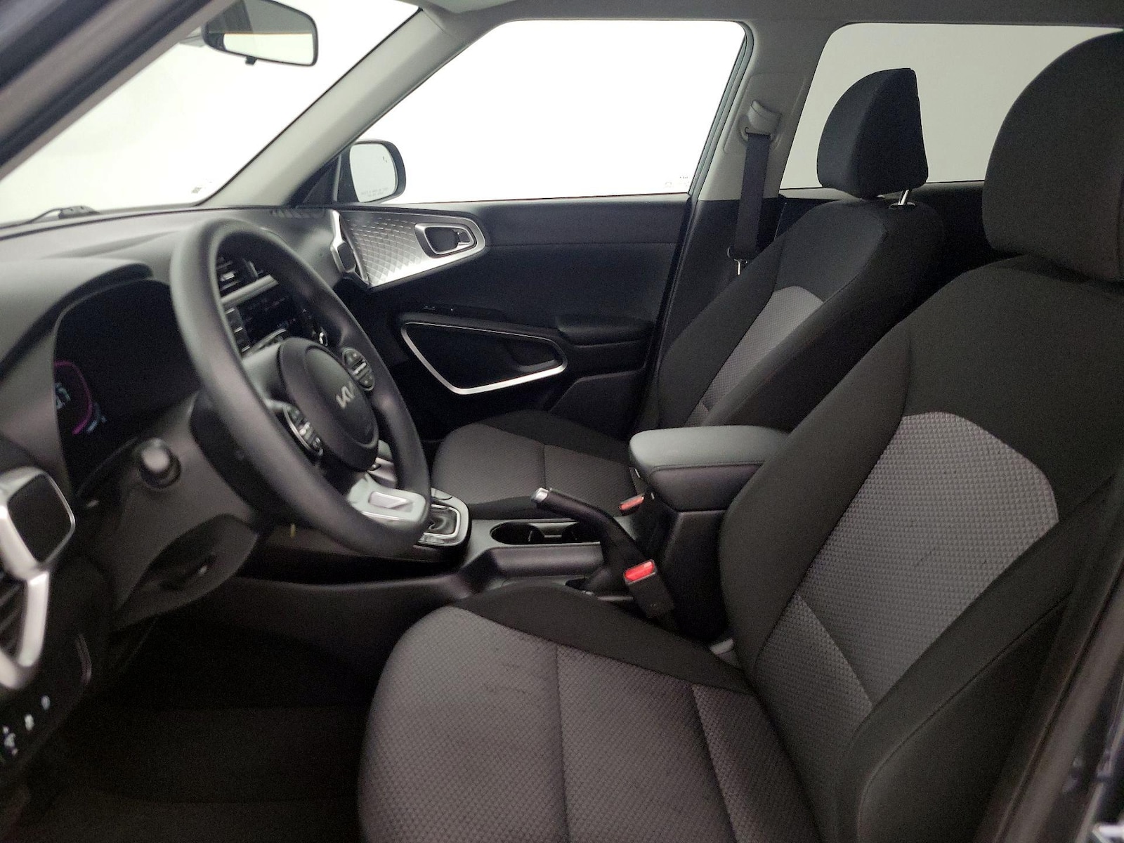2025 Kia Soul LX - Photo 12