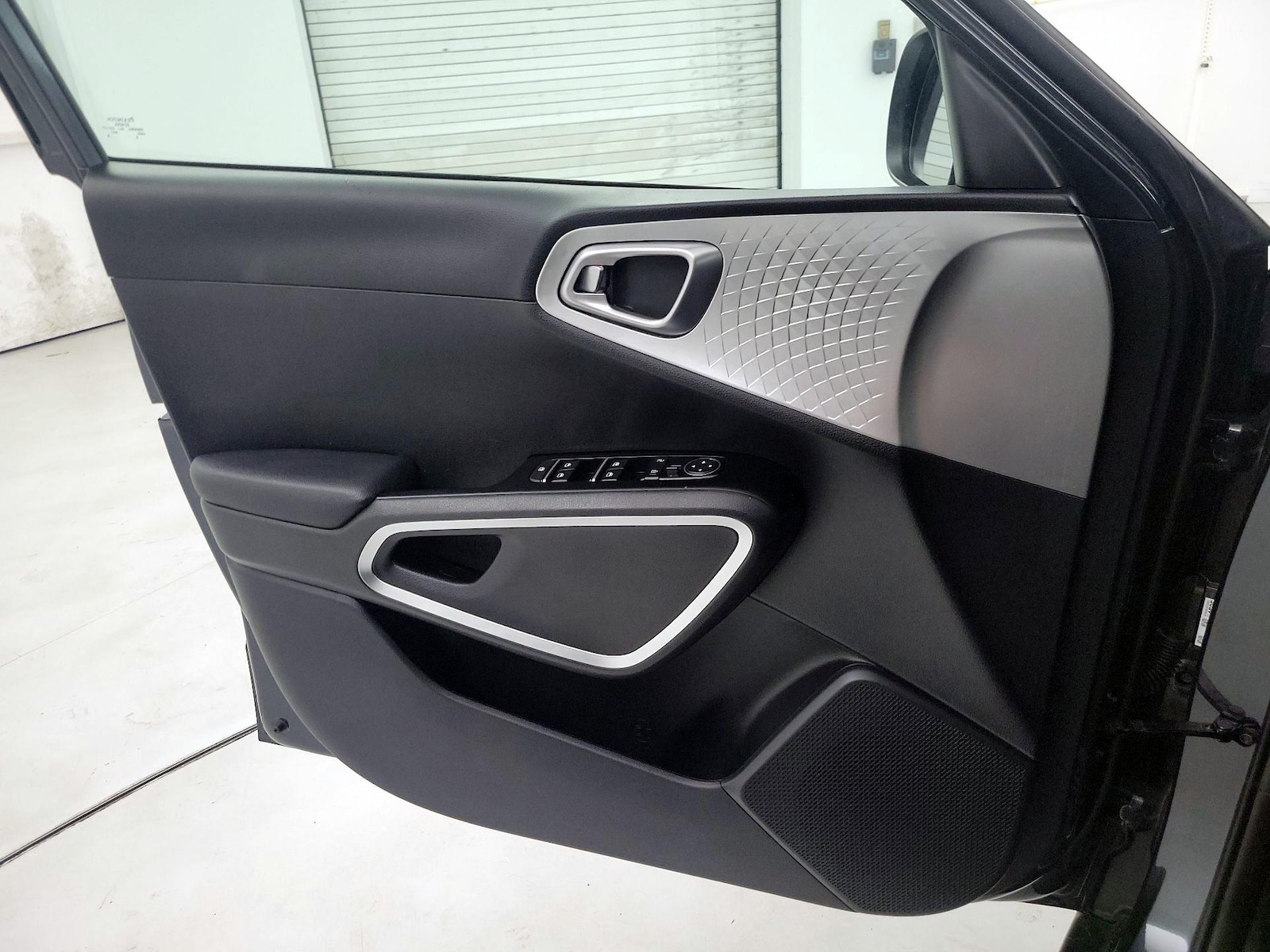 2025 Kia Soul LX - Photo 13