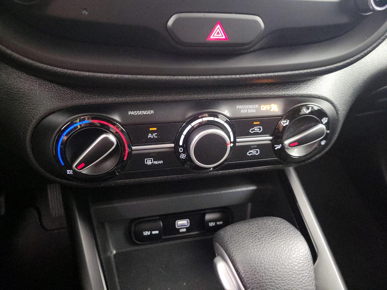 2025 Kia Soul LX - Photo 16
