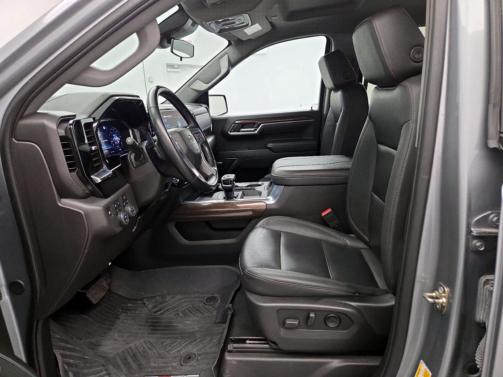 Thumbnail: 2025 Chevrolet Silverado 1500 - 11