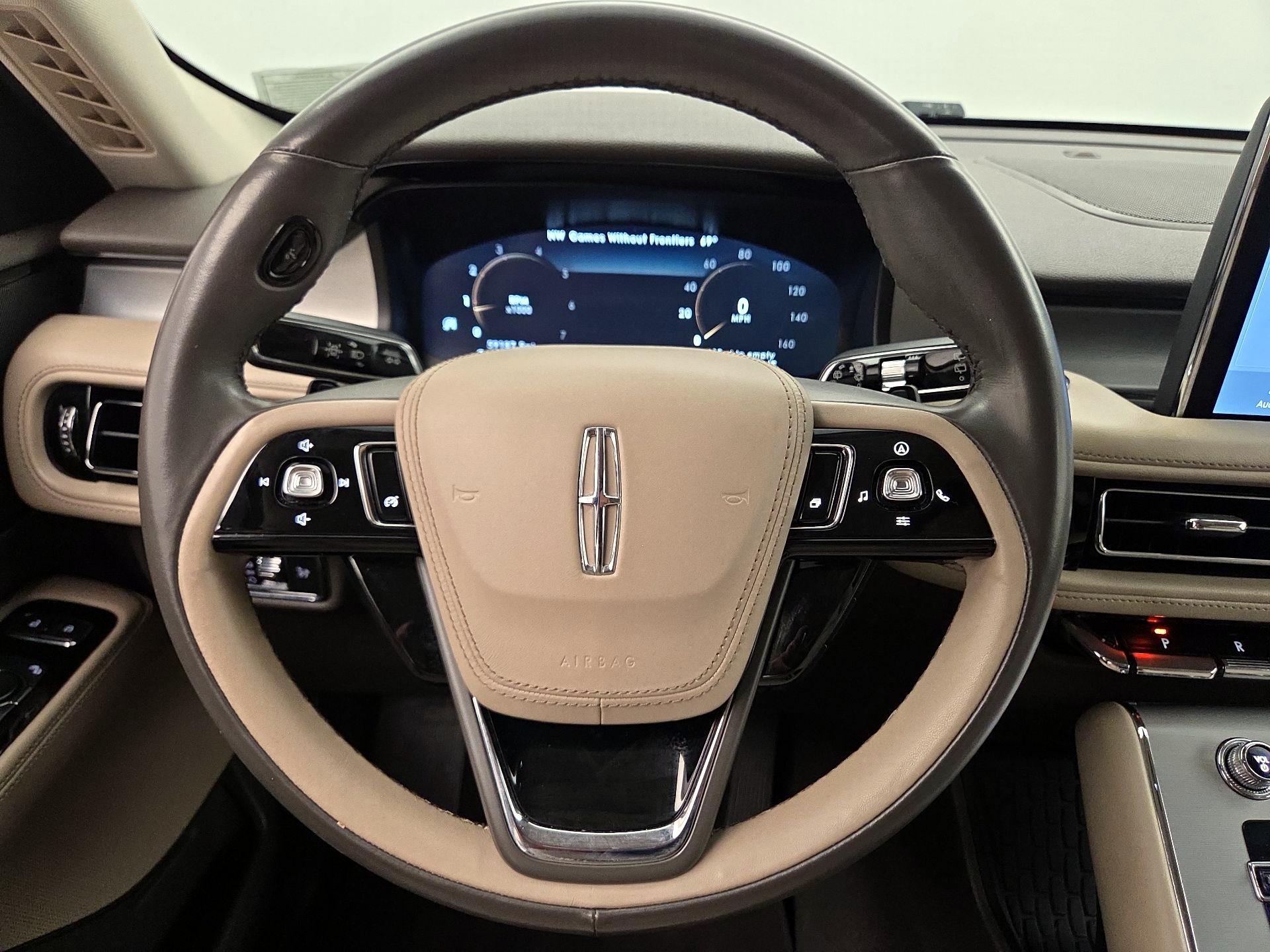 Thumbnail: 2020 Lincoln Aviator - 10