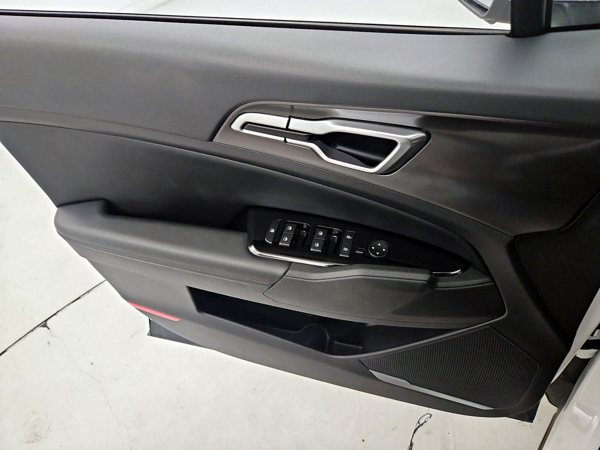 Thumbnail: 2023 Kia Sportage - 12