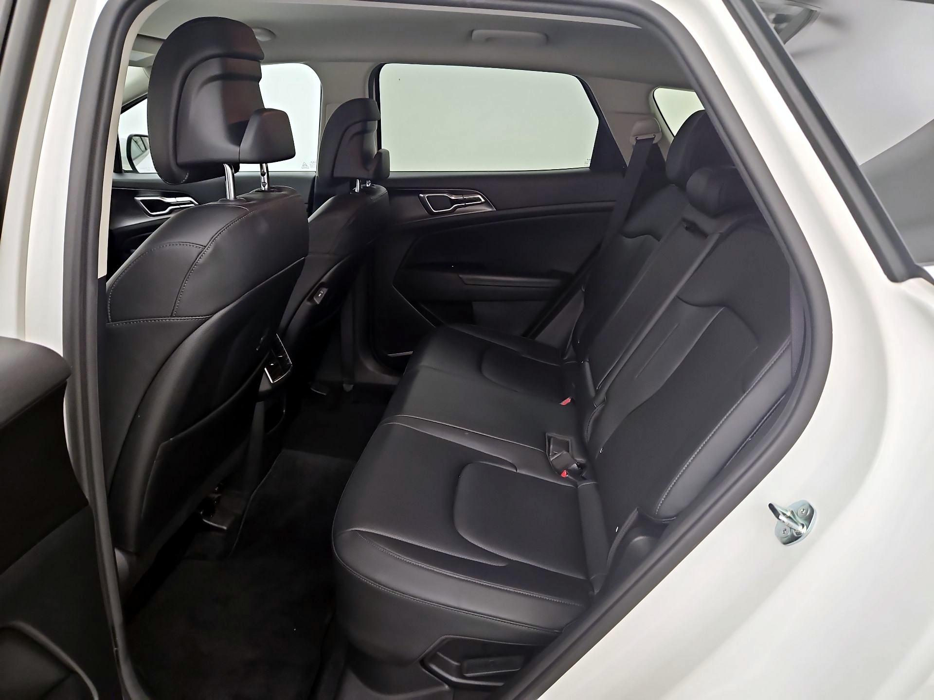 Thumbnail: 2023 Kia Sportage - 20