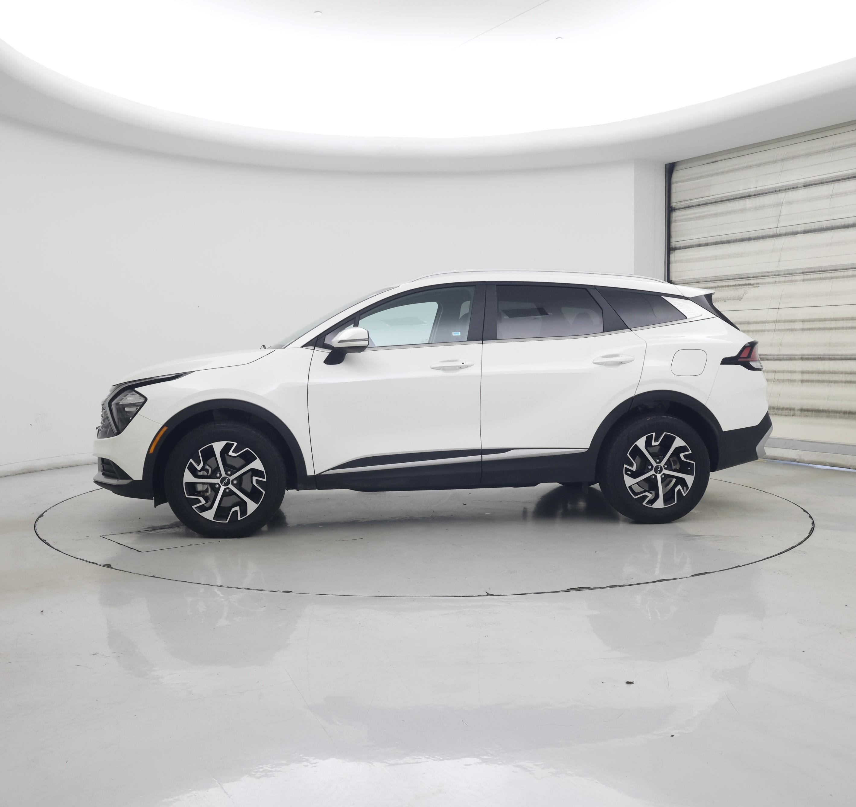 Thumbnail: 2023 Kia Sportage - 3