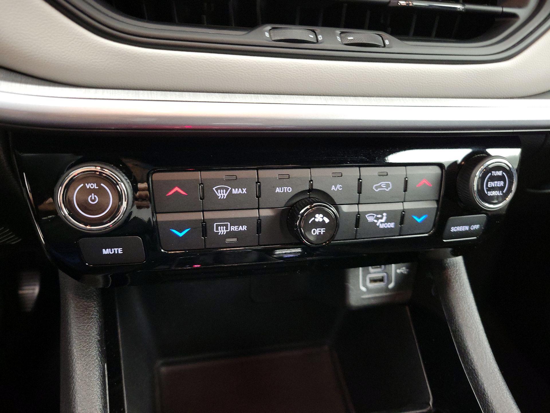 Thumbnail: 2025 Jeep Compass - 16