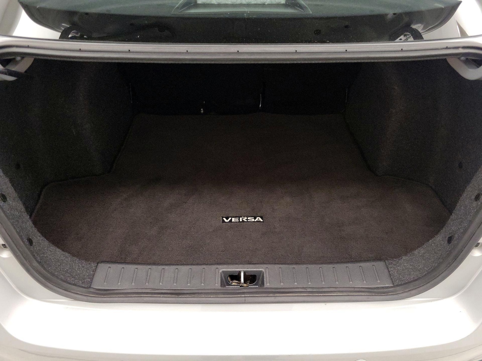 2025 Nissan Versa Sedan SV - Photo 21