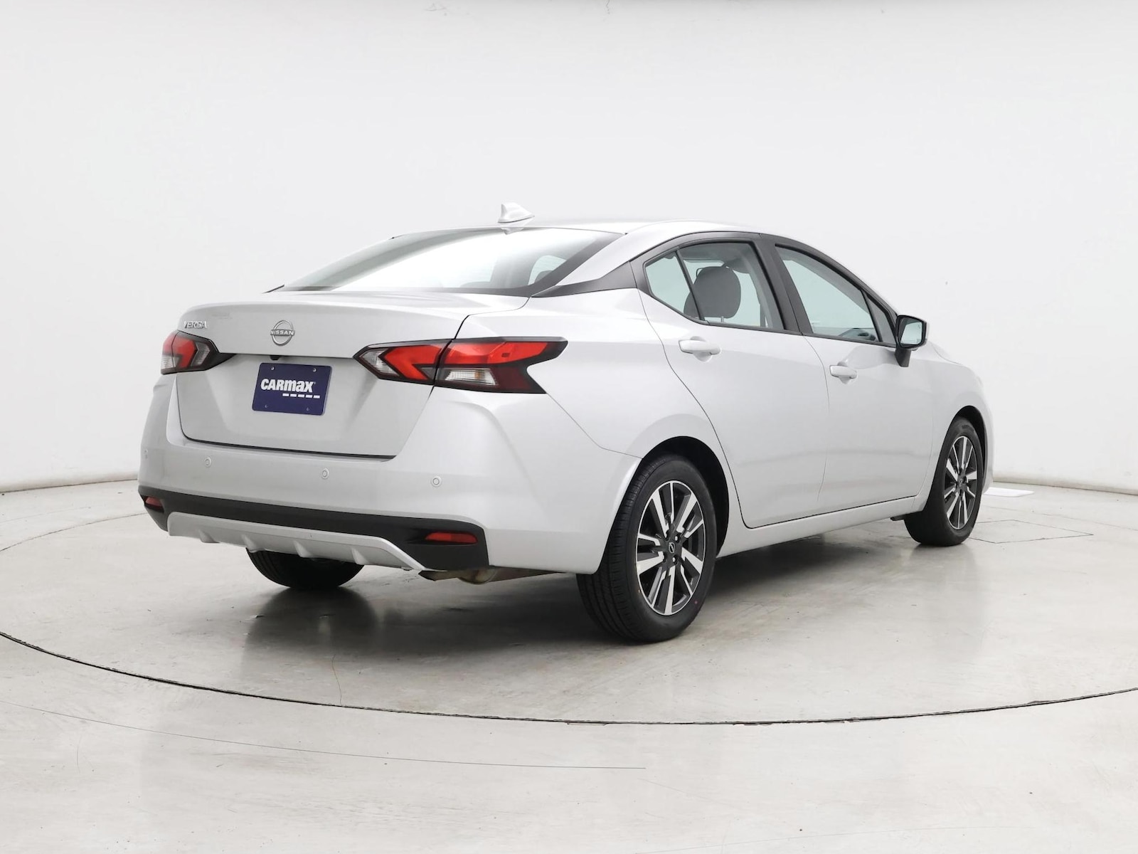 2025 Nissan Versa Sedan SV - Photo 9