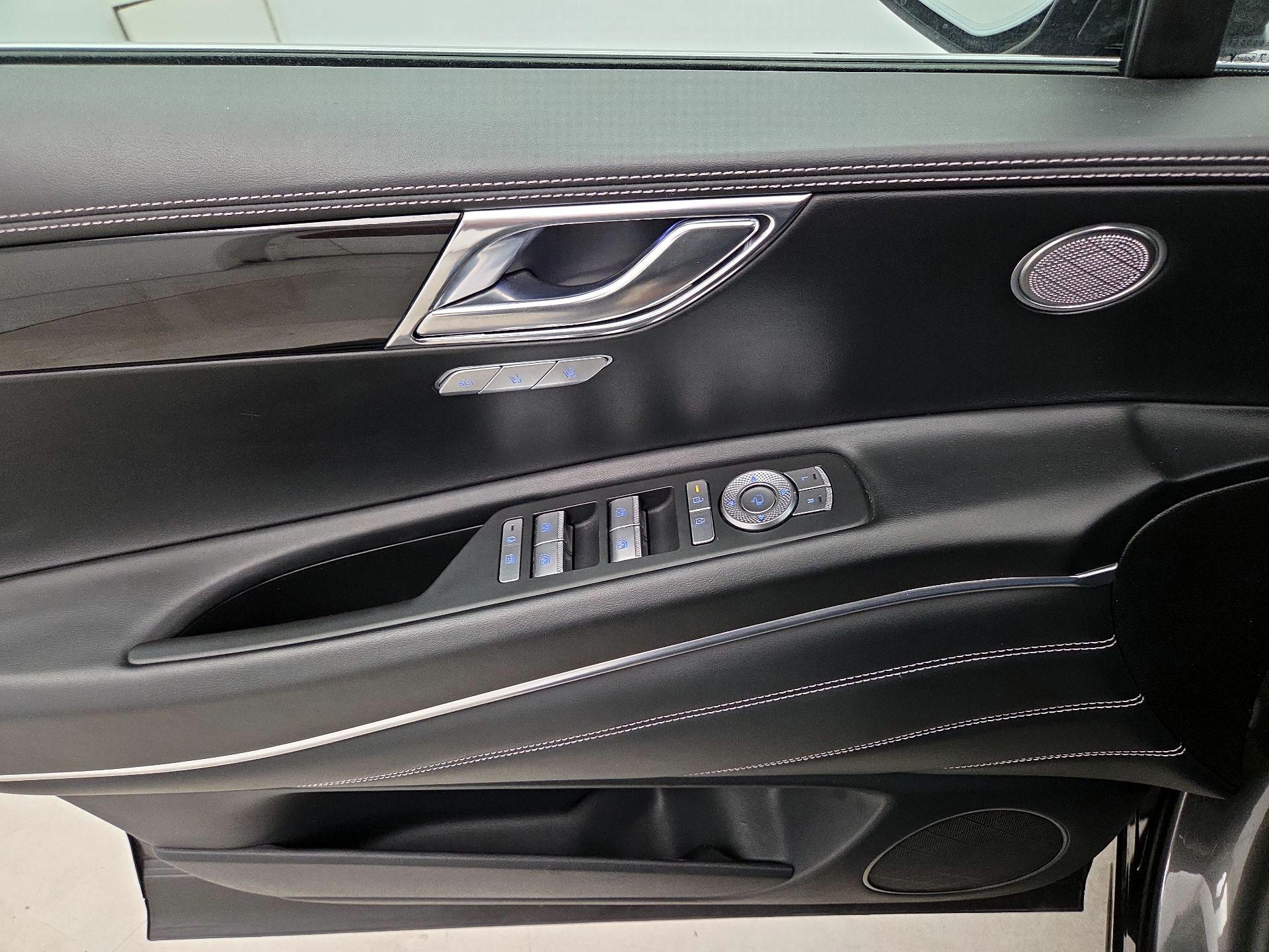 Thumbnail: 2025 Genesis GV80 - 12