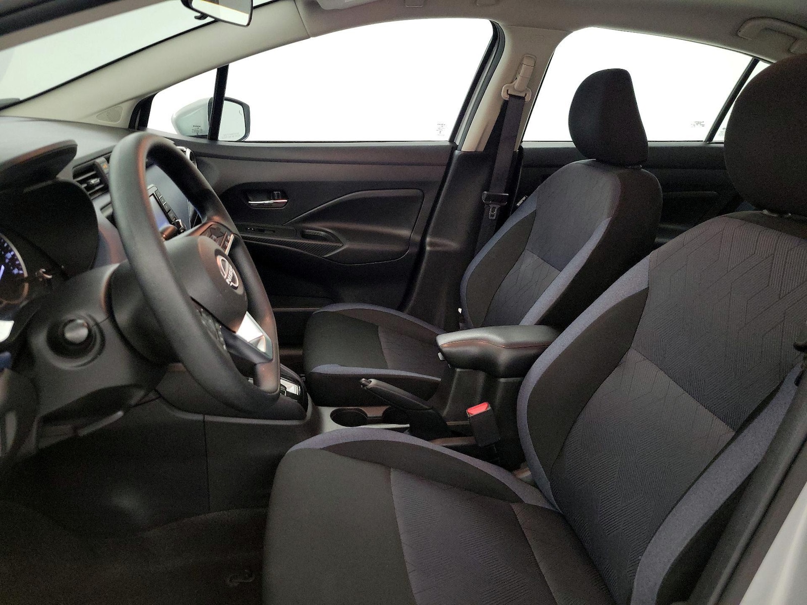 2025 Nissan Versa Sedan SV - Photo 12