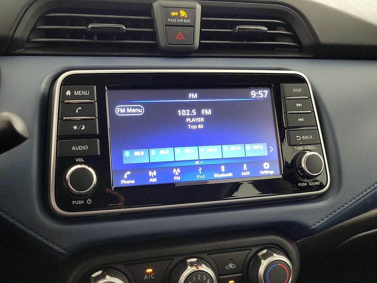2025 Nissan Versa Sedan SV - Photo 15