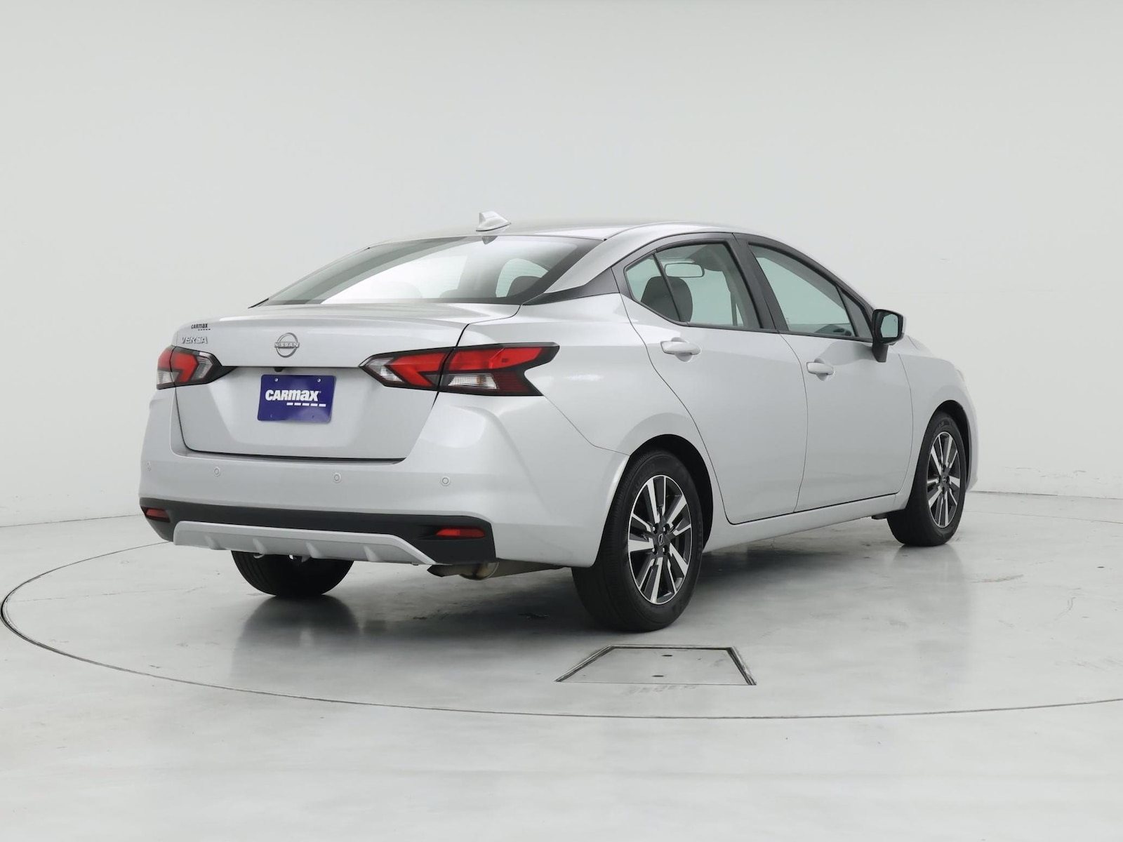 2025 Nissan Versa Sedan SV - Photo 9