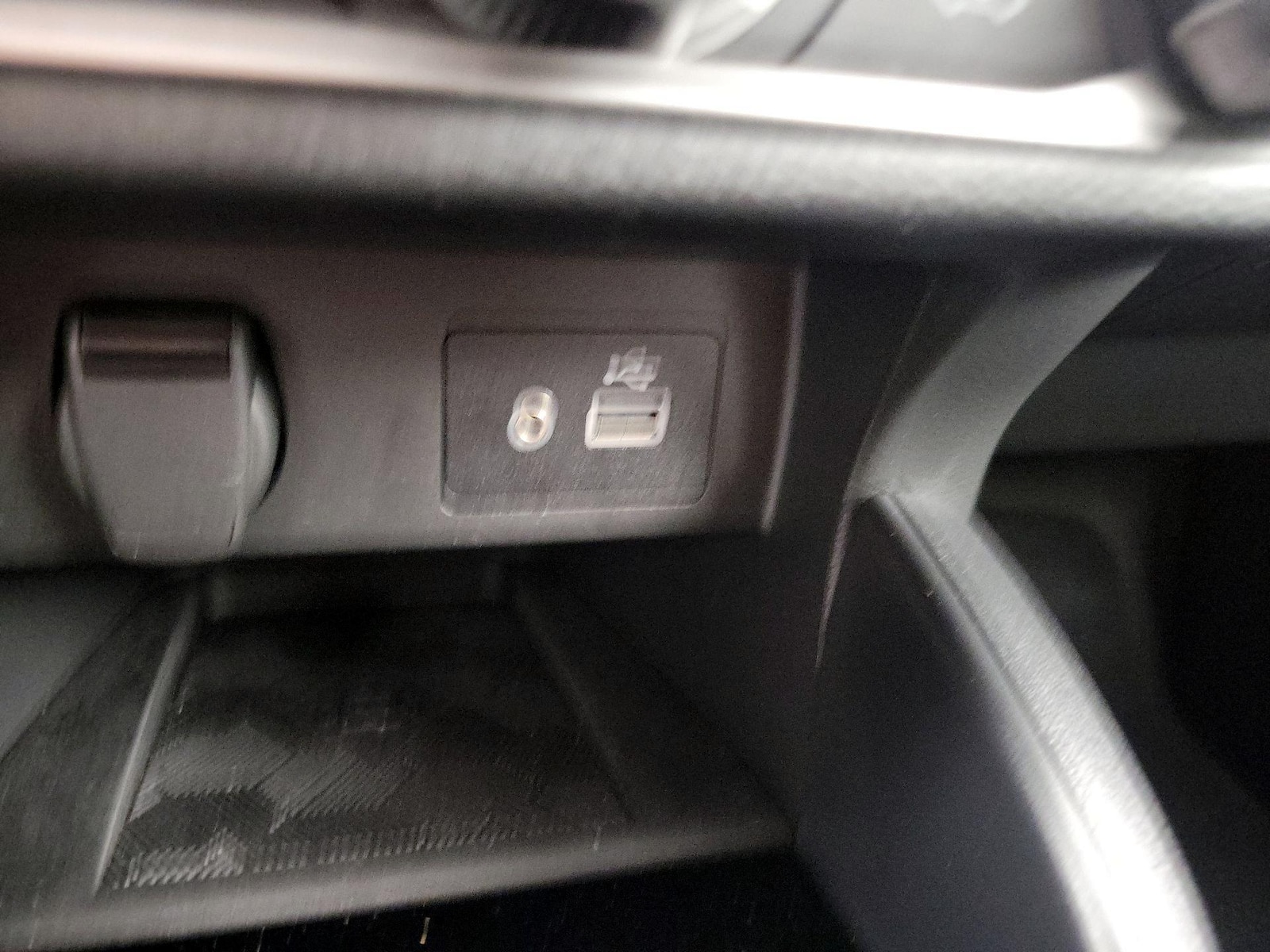 2025 Nissan Versa Sedan SV - Photo 19