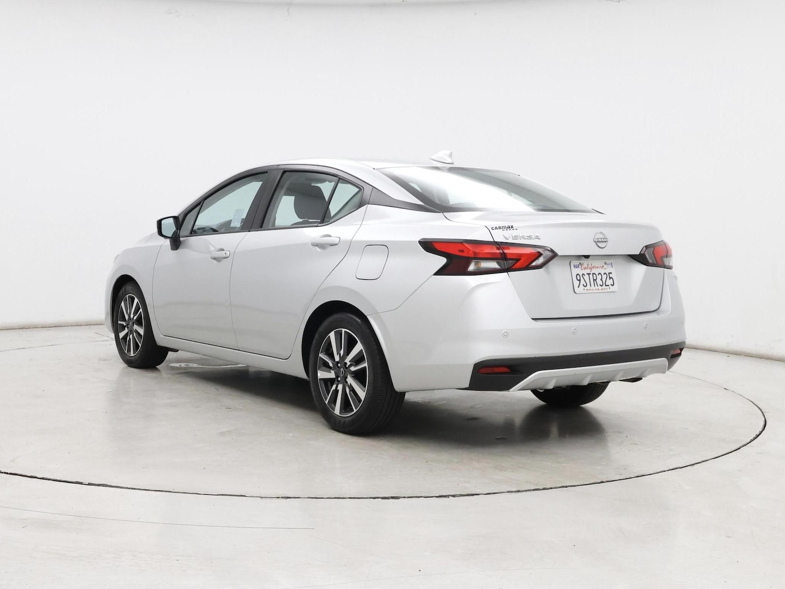 2025 Nissan Versa Sedan SV - Photo 3