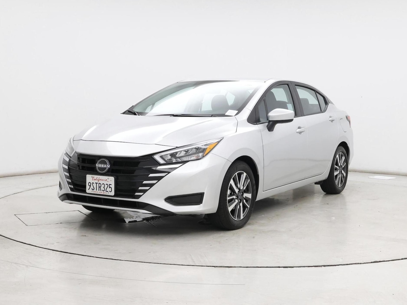 2025 Nissan Versa Sedan SV - Photo 5