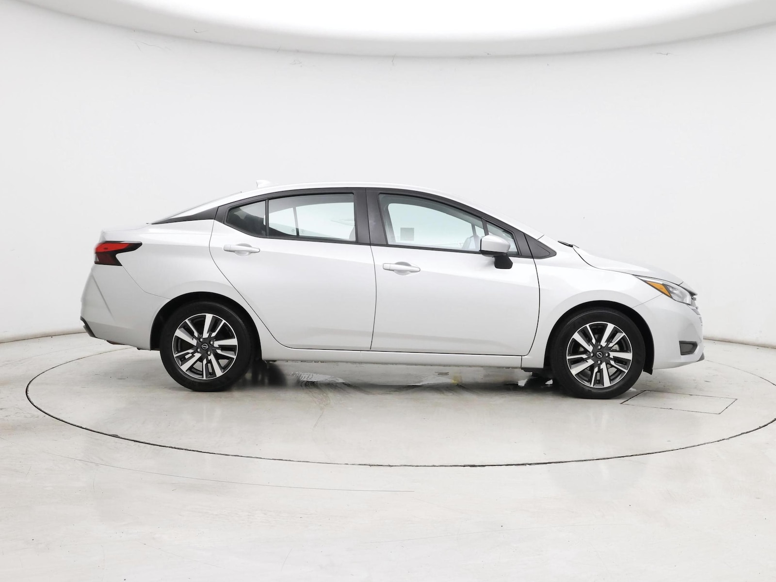 2025 Nissan Versa Sedan SV - Photo 8