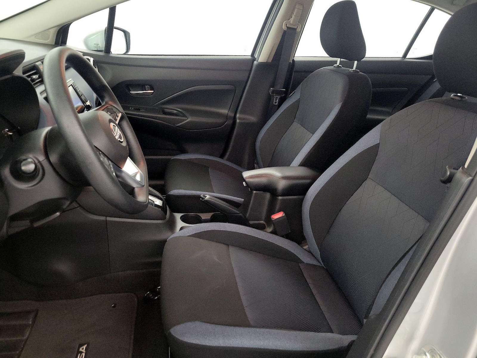 2025 Nissan Versa Sedan SV - Photo 12