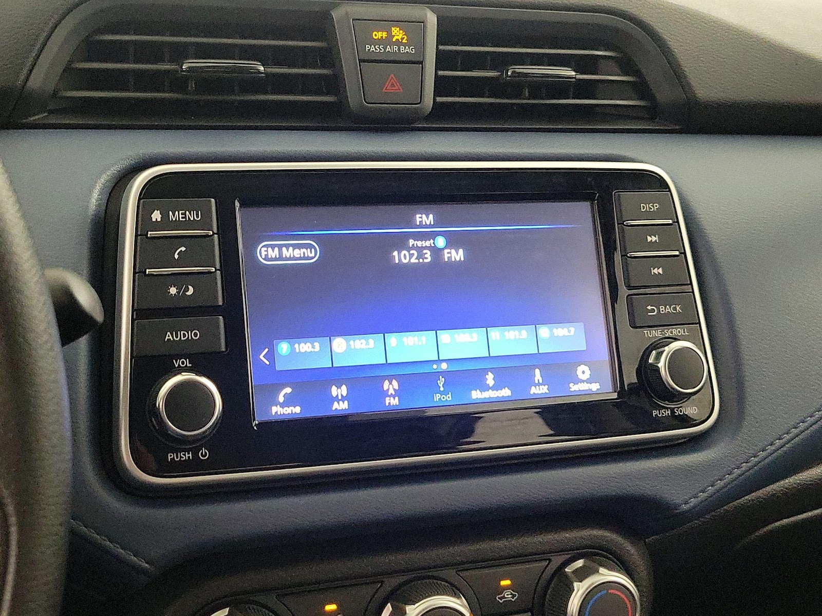 2025 Nissan Versa Sedan SV - Photo 15