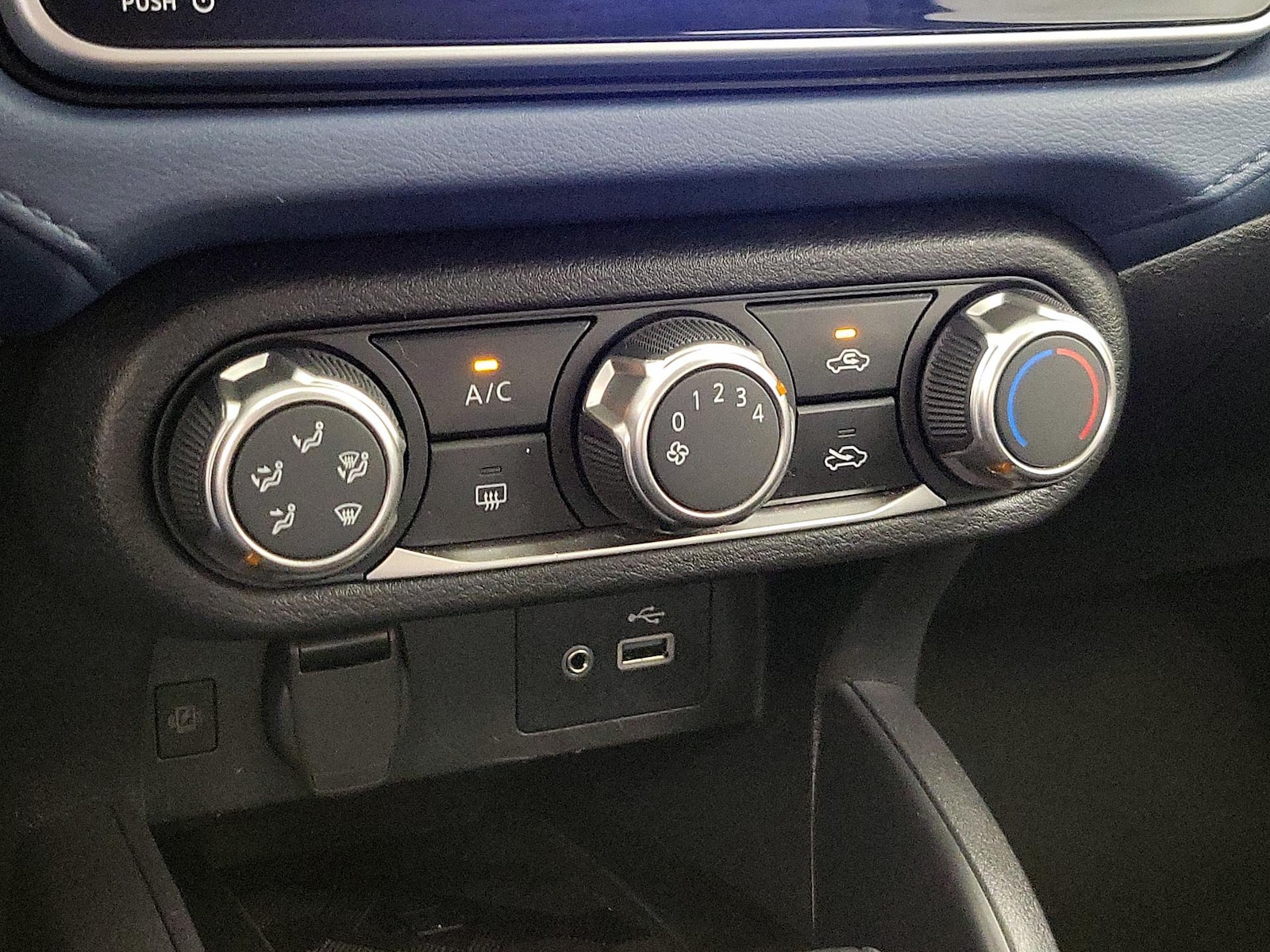 2025 Nissan Versa Sedan SV - Photo 16