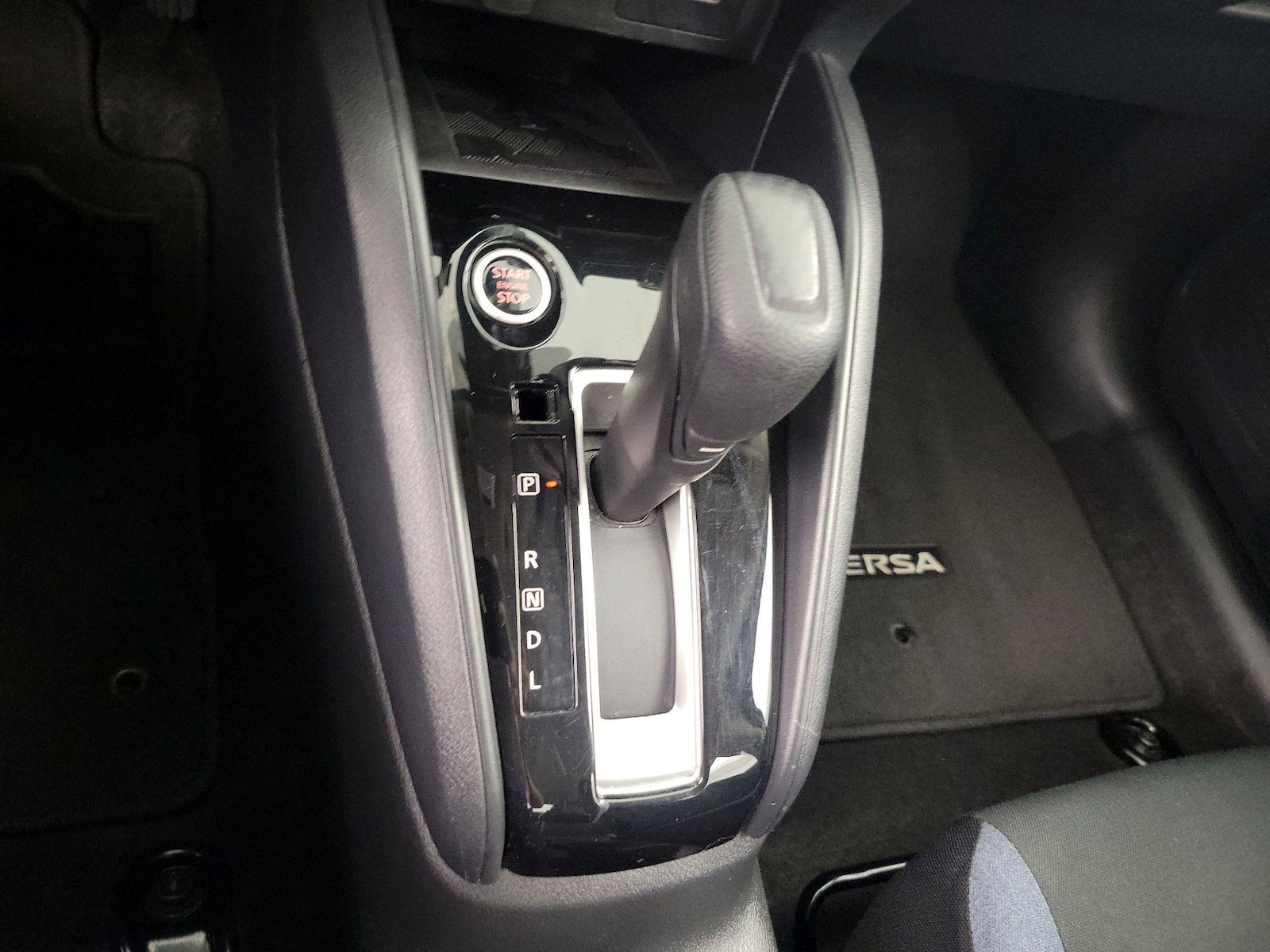 2025 Nissan Versa Sedan SV - Photo 17