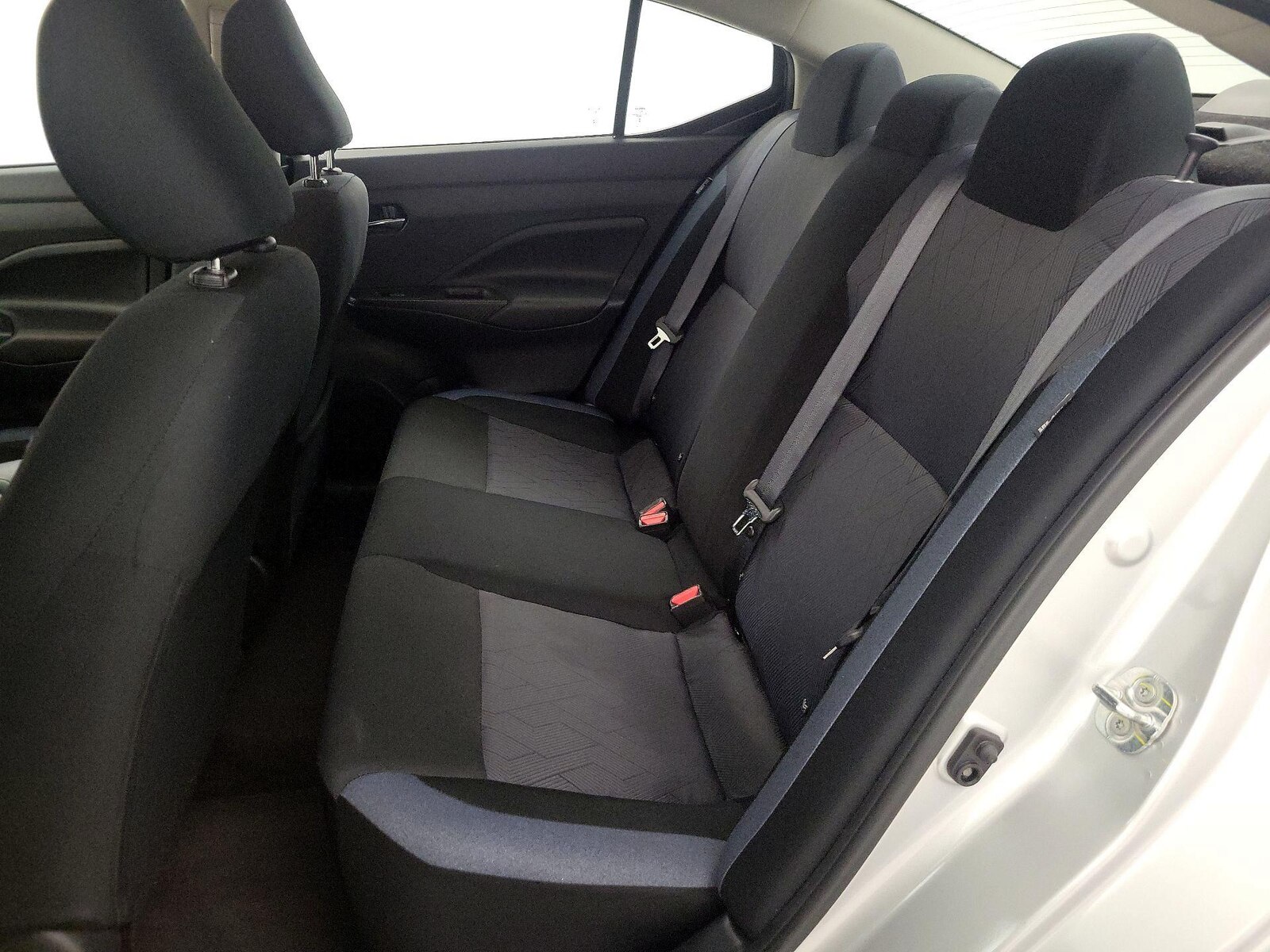 2025 Nissan Versa Sedan SV - Photo 19