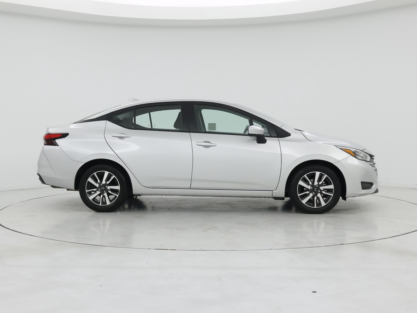 2025 Nissan Versa Sedan SV - Photo 8