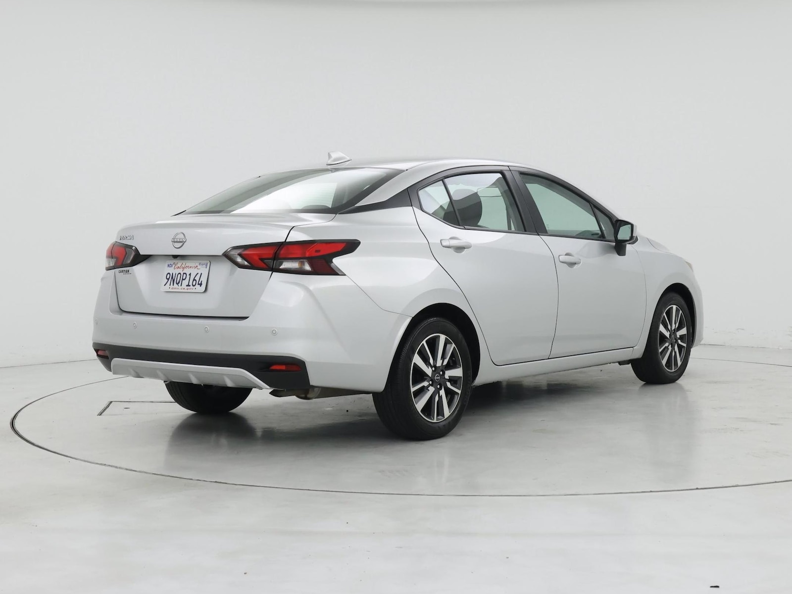 2025 Nissan Versa Sedan SV - Photo 9