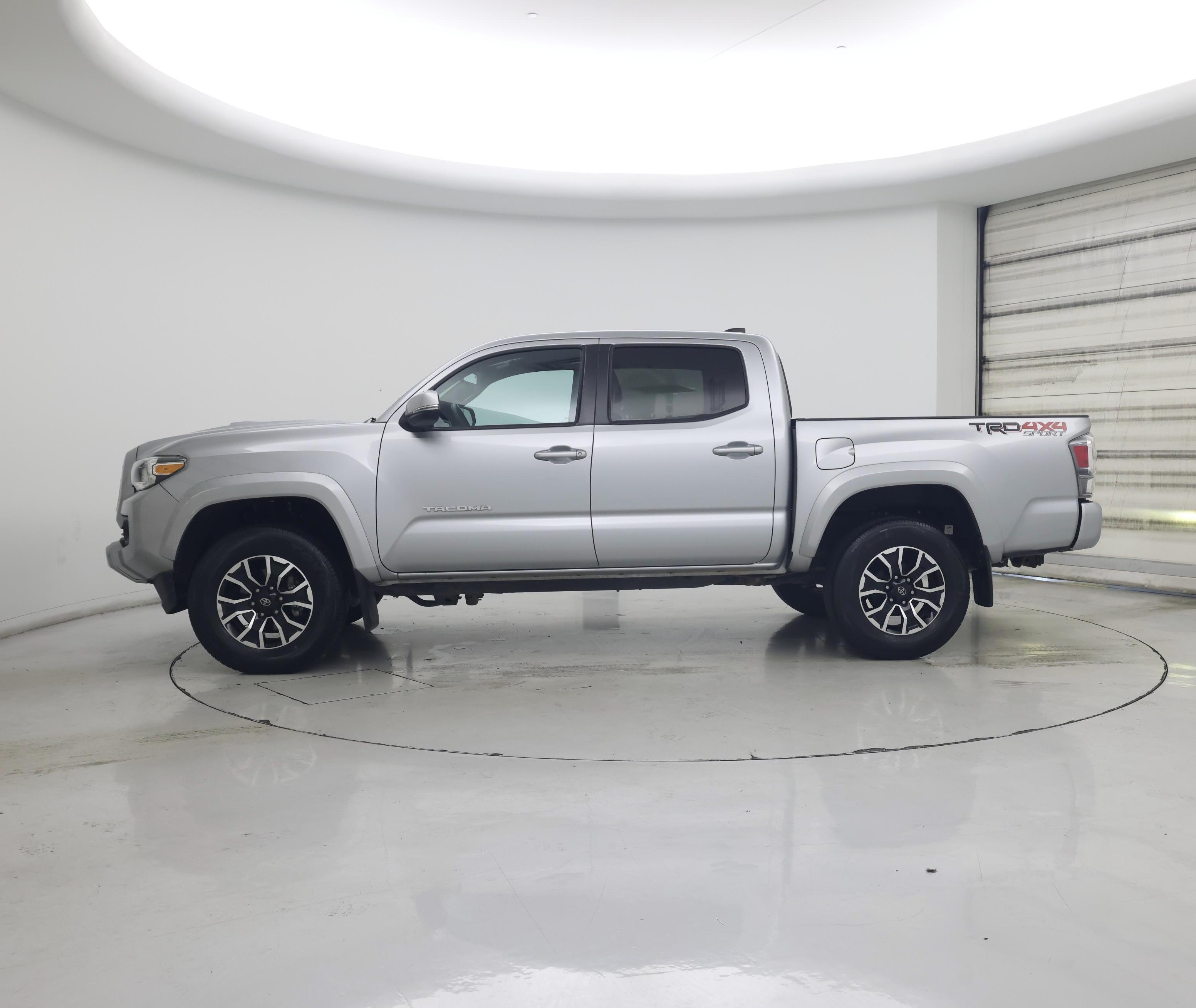 Thumbnail: 2022 Toyota Tacoma - 3