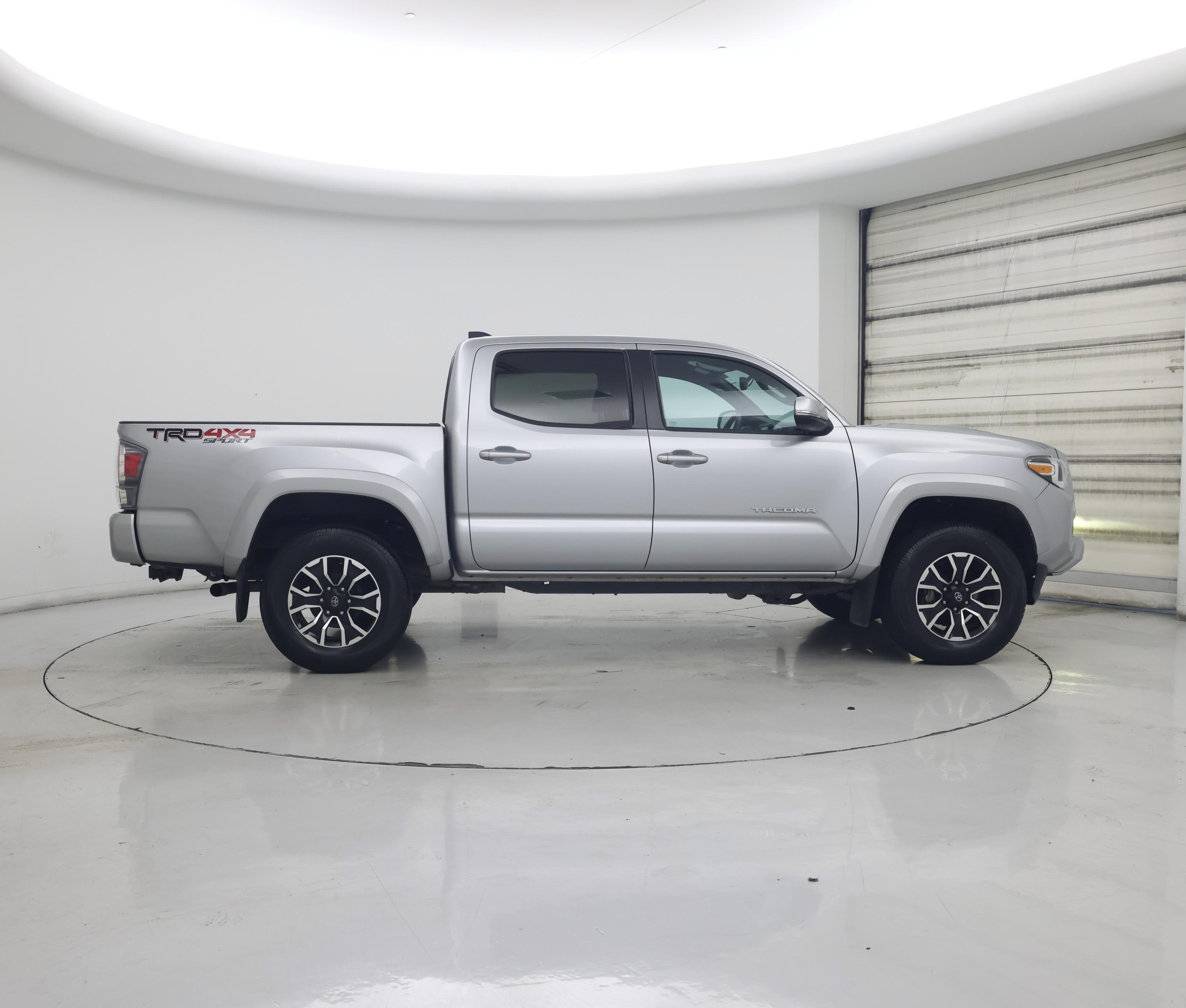 Thumbnail: 2022 Toyota Tacoma - 7