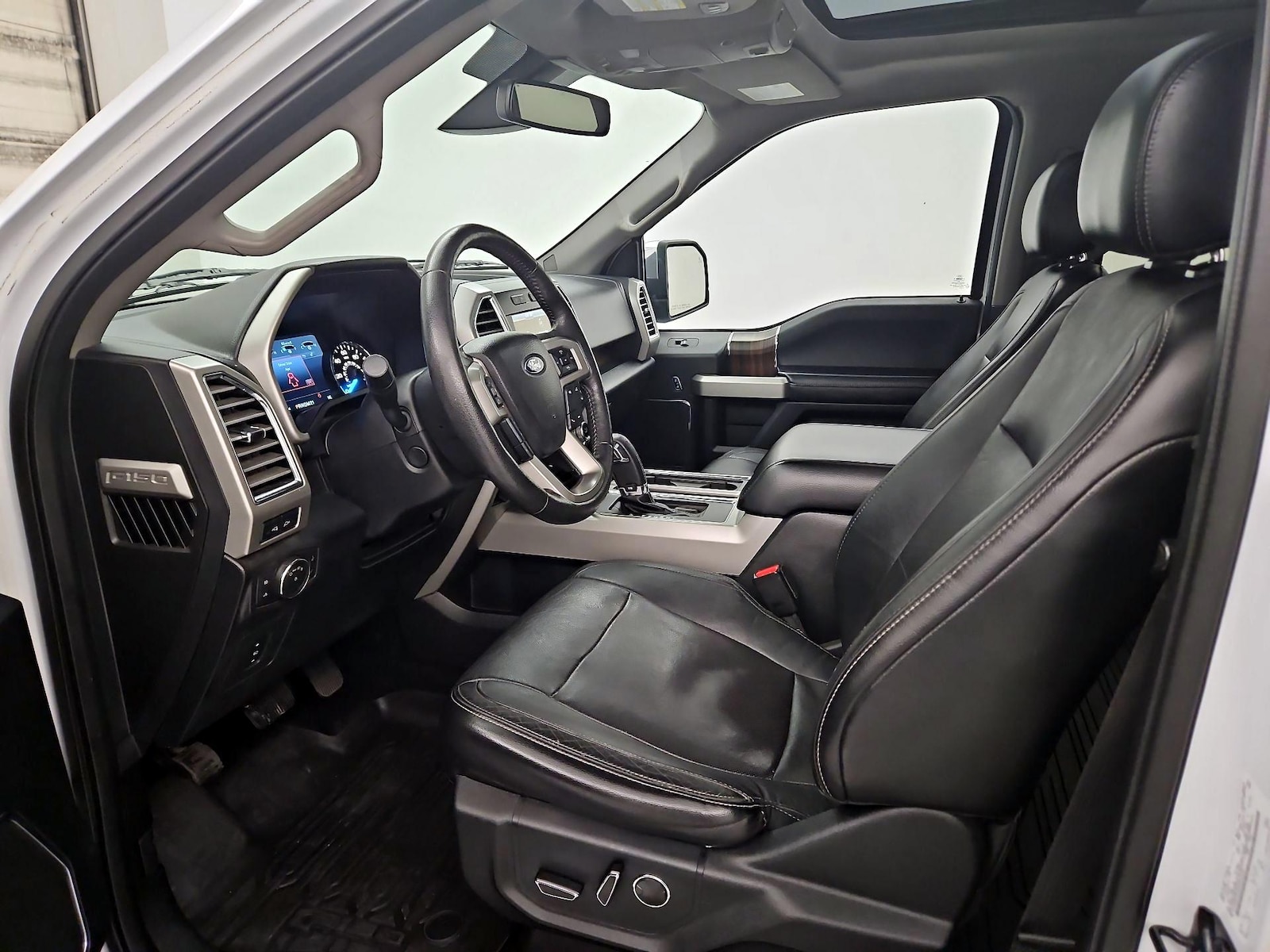 2015 Ford F-150 Lariat - Photo 12