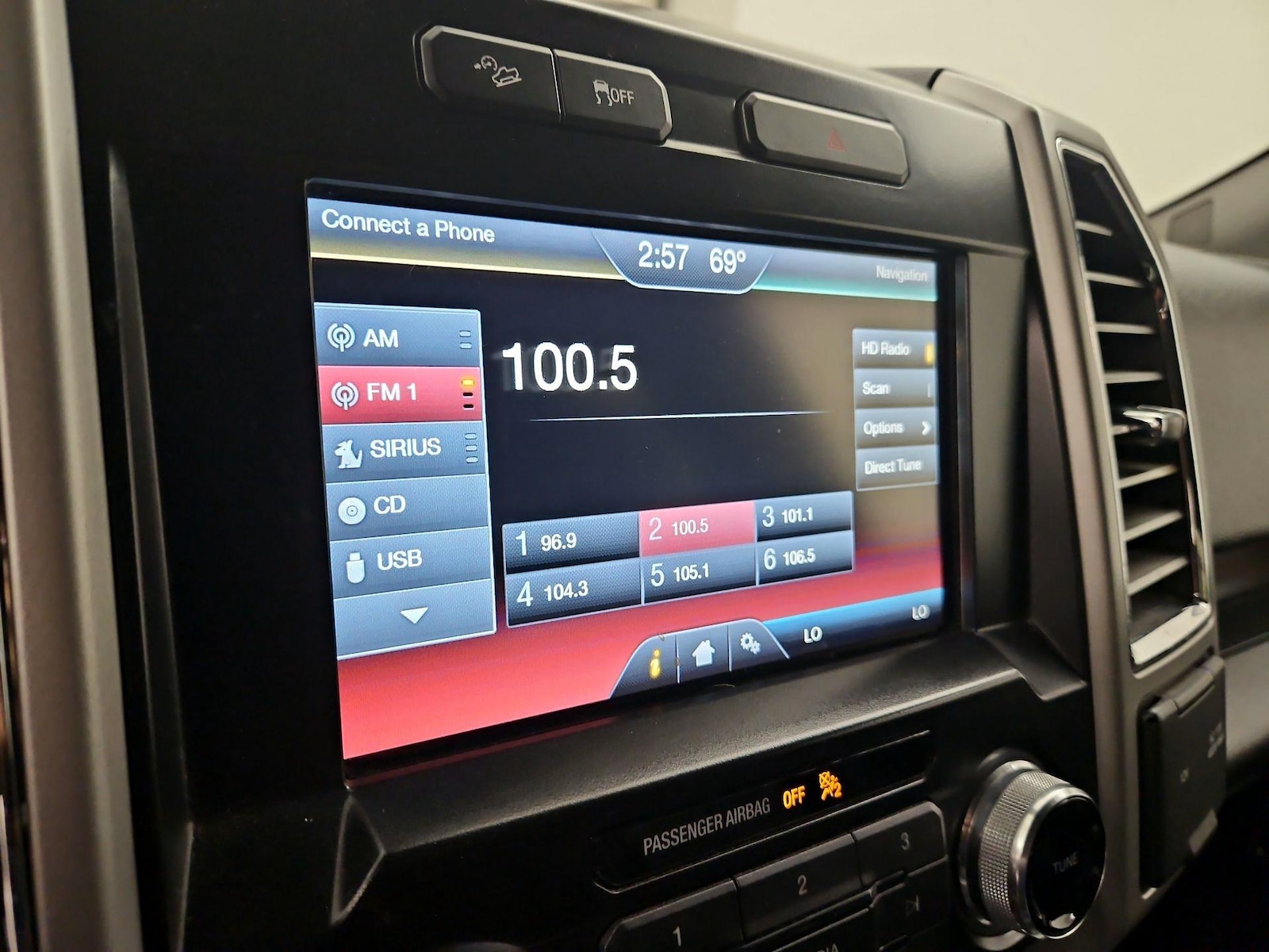 2015 Ford F-150 Lariat - Photo 16