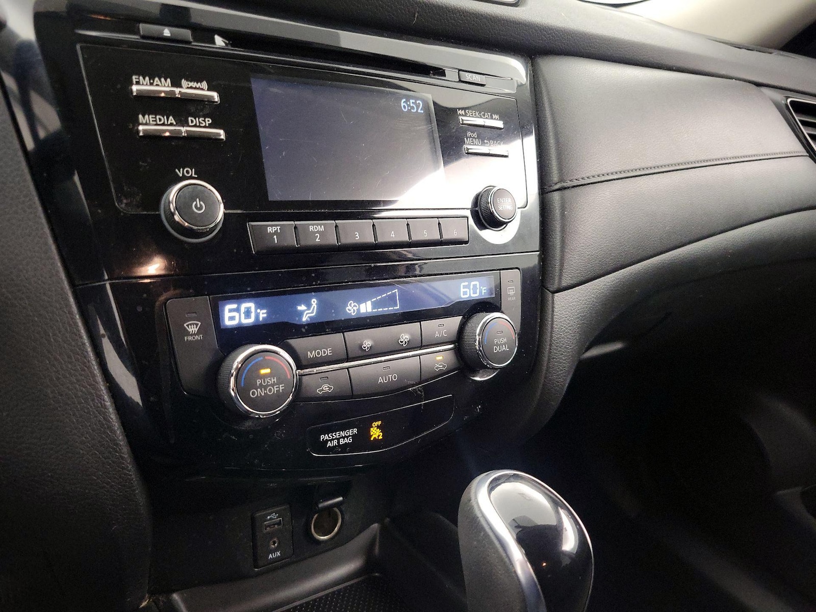 2017 Nissan Rogue SV - Photo 17