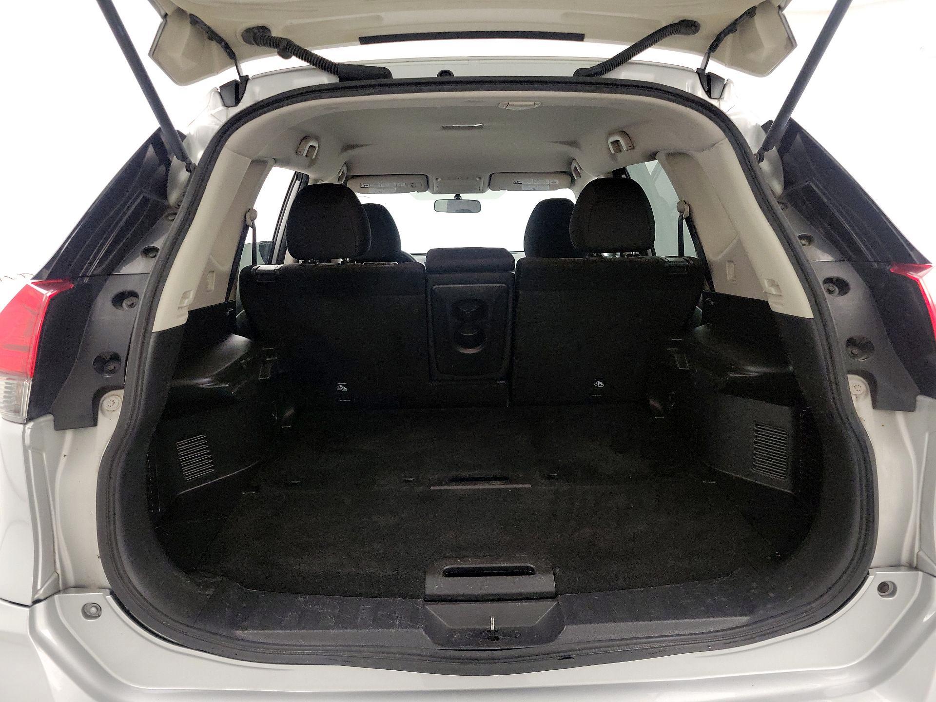 Thumbnail: 2017 Nissan Rogue - 20